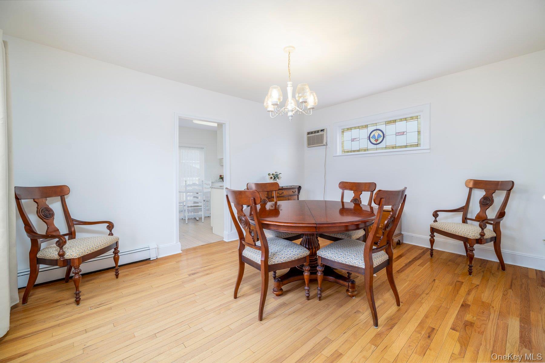 #13 photo, 77 Lawson Avenue, מחוז נסאו East Rockaway , NY 11518