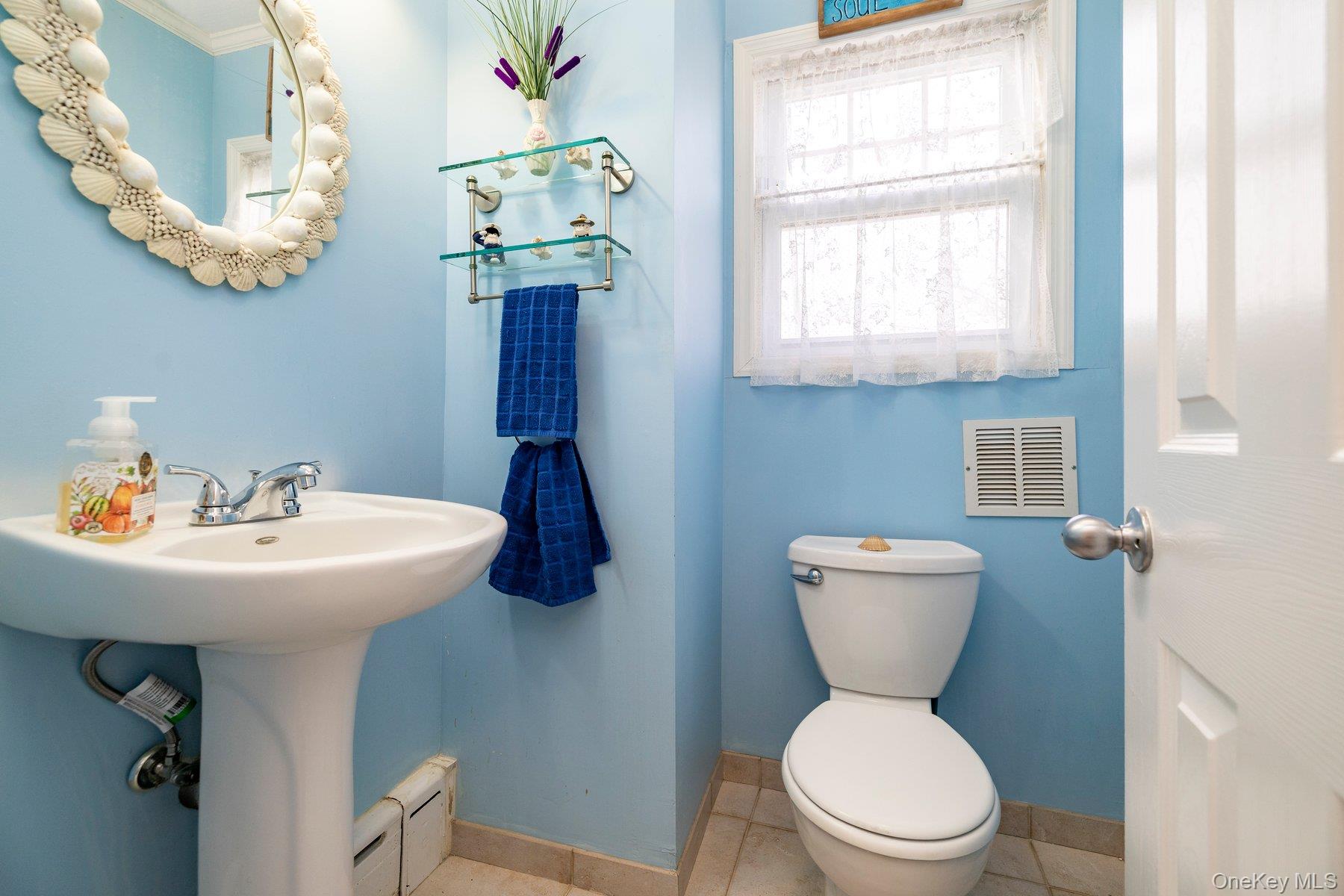 #17 photo, 77 Lawson Avenue, מחוז נסאו East Rockaway , NY 11518