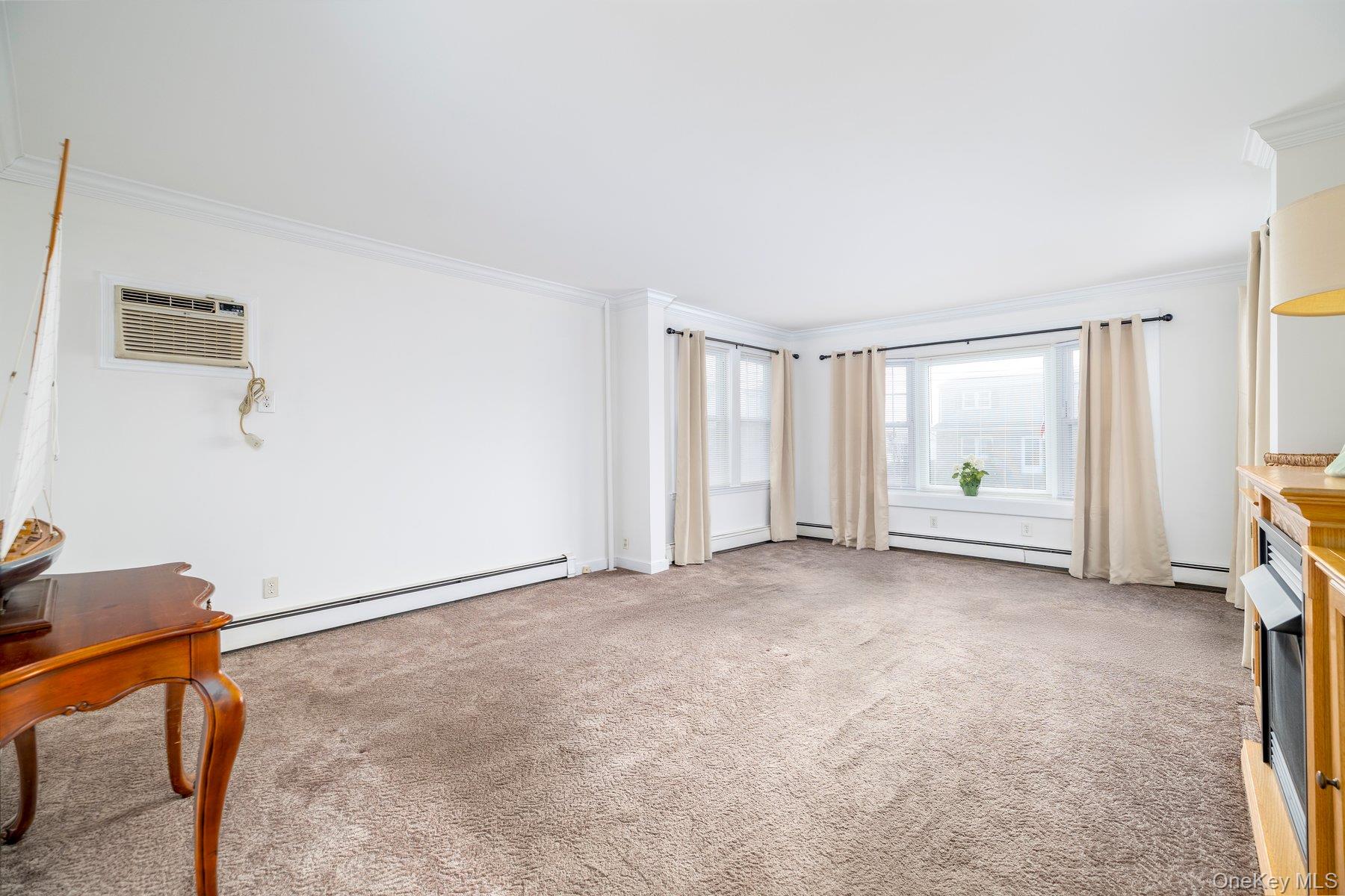 #7 photo, 77 Lawson Avenue, מחוז נסאו East Rockaway , NY 11518