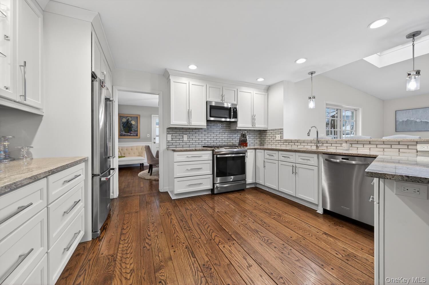 #11 photo, 4 Colonial Court, سوفولك Bay Shore , NY 11706