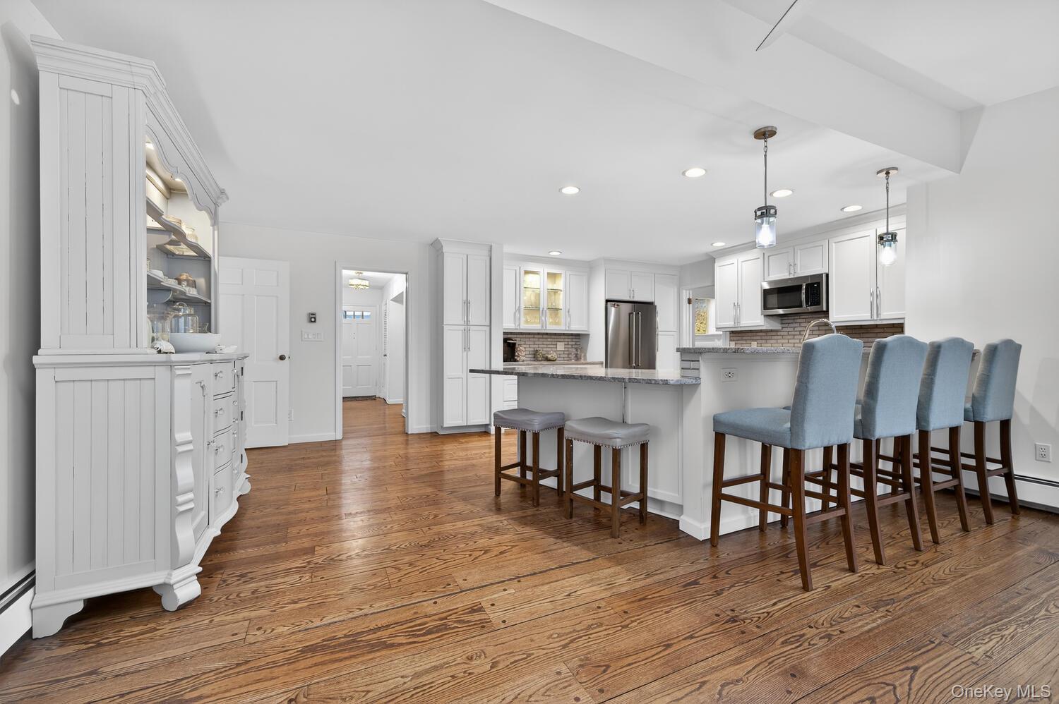 #12 photo, 4 Colonial Court, سوفولك Bay Shore , NY 11706