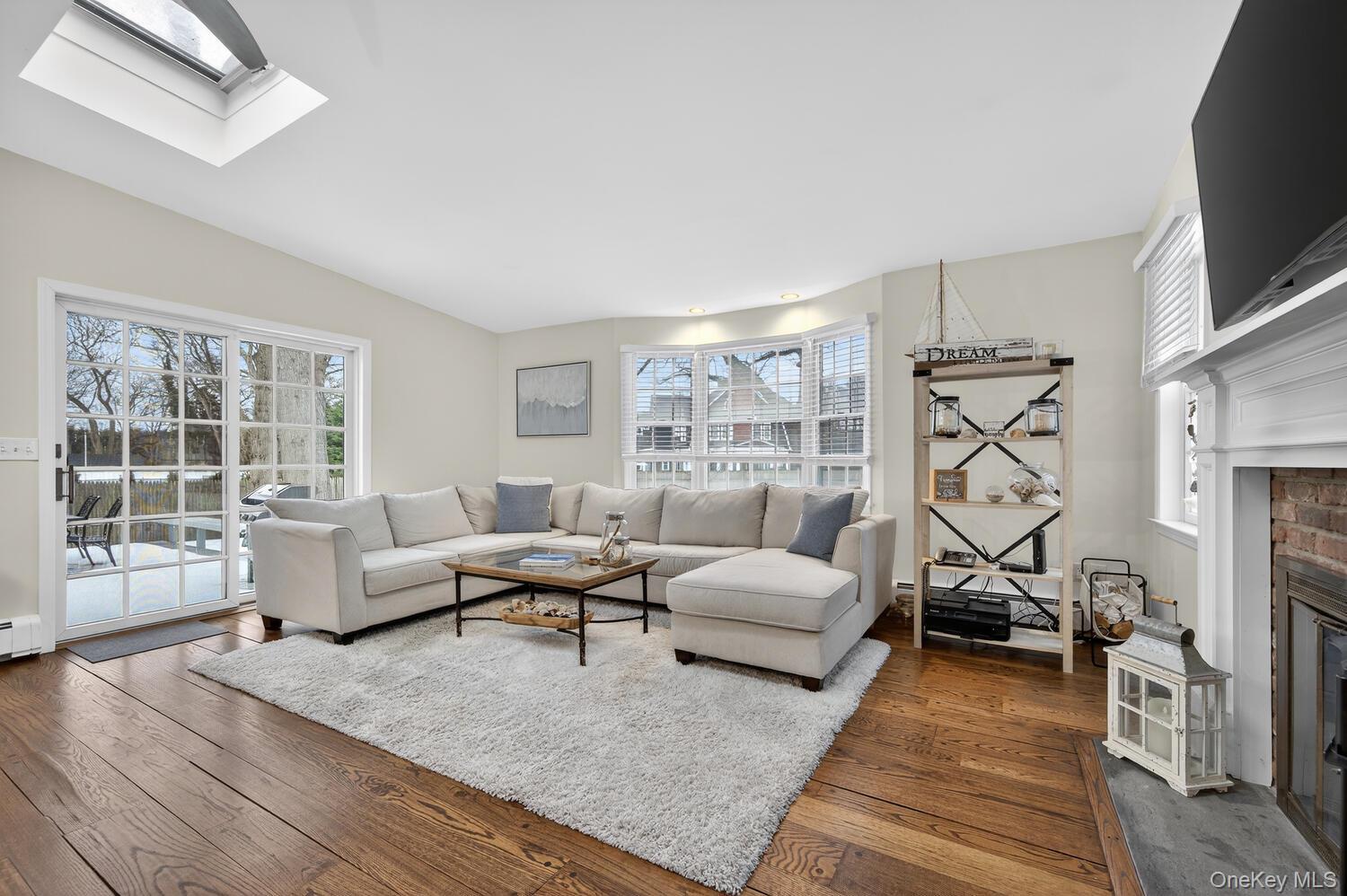 #13 photo, 4 Colonial Court, سوفولك Bay Shore , NY 11706