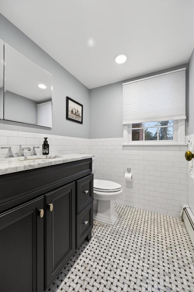 #17 photo, 4 Colonial Court, سوفولك Bay Shore , NY 11706