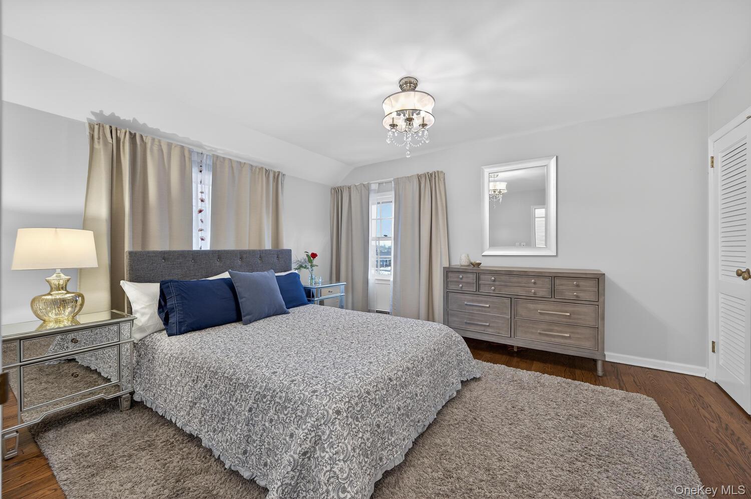 #19 photo, 4 Colonial Court, سوفولك Bay Shore , NY 11706