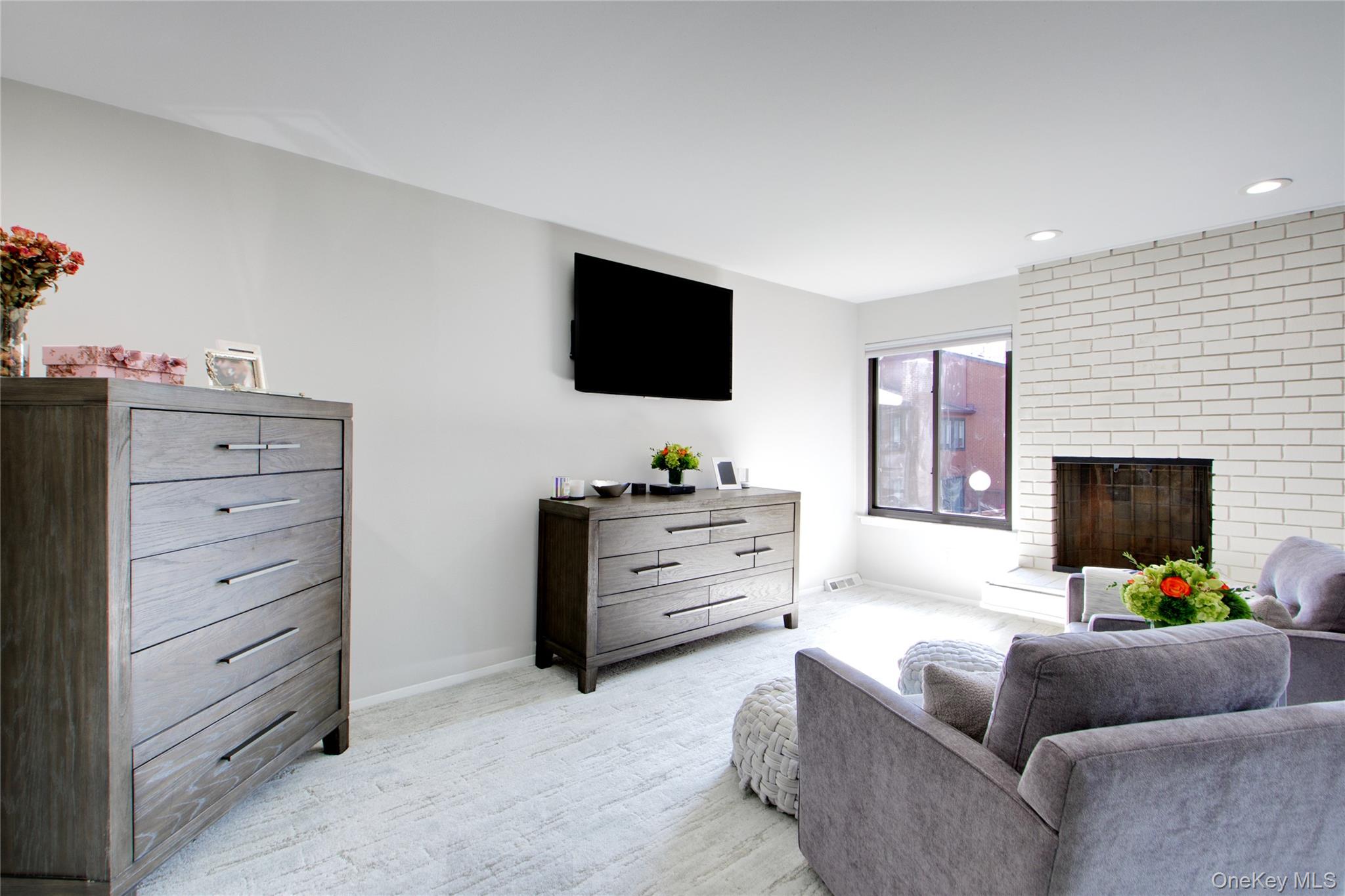 #13 photo, 40 Cricket Club Drive, ناسو Roslyn , NY 11576