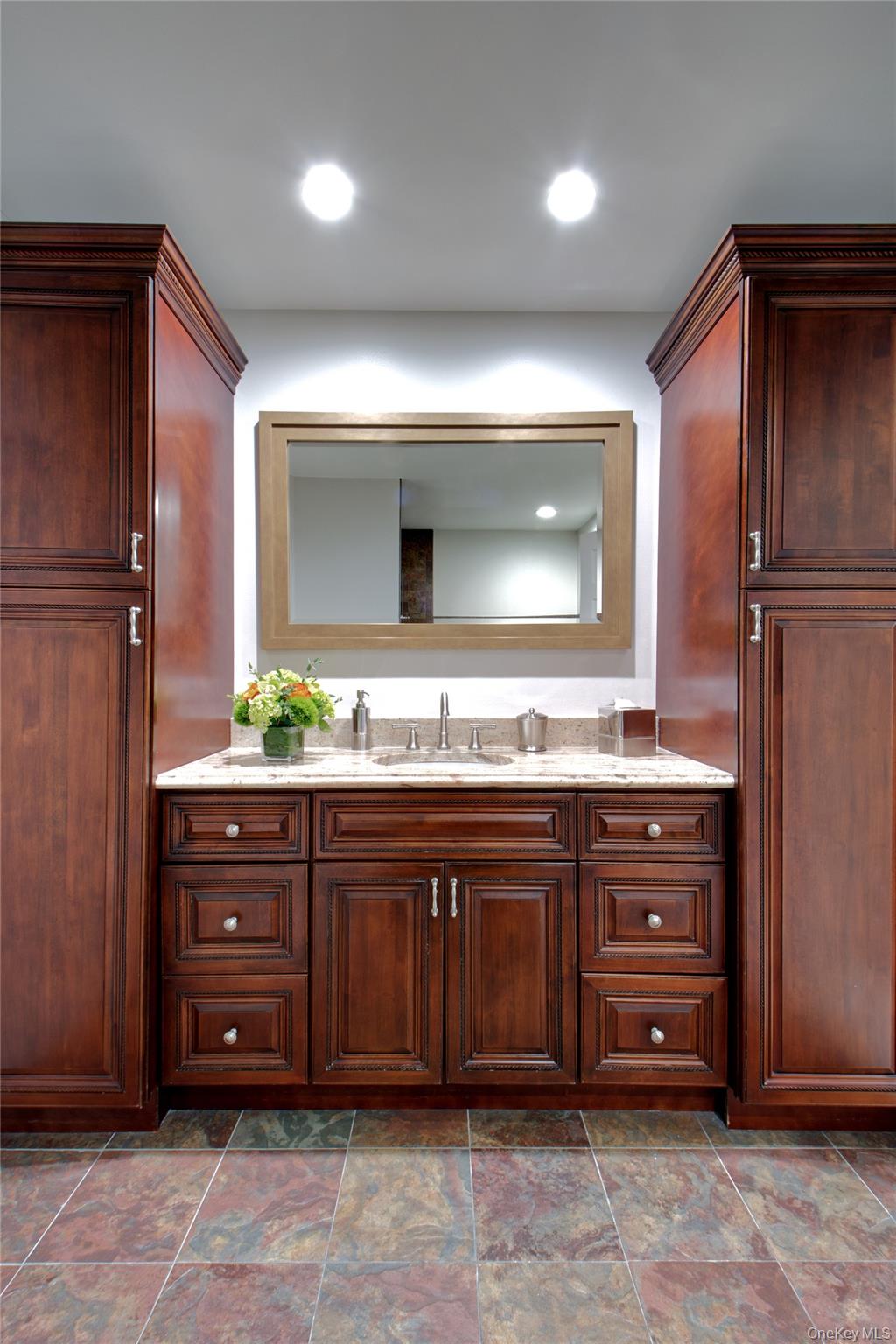 #16 photo, 40 Cricket Club Drive, ناسو Roslyn , NY 11576