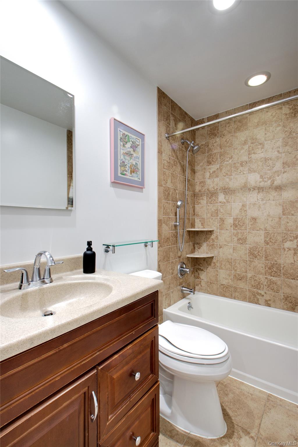 #19 photo, 40 Cricket Club Drive, ناسو Roslyn , NY 11576