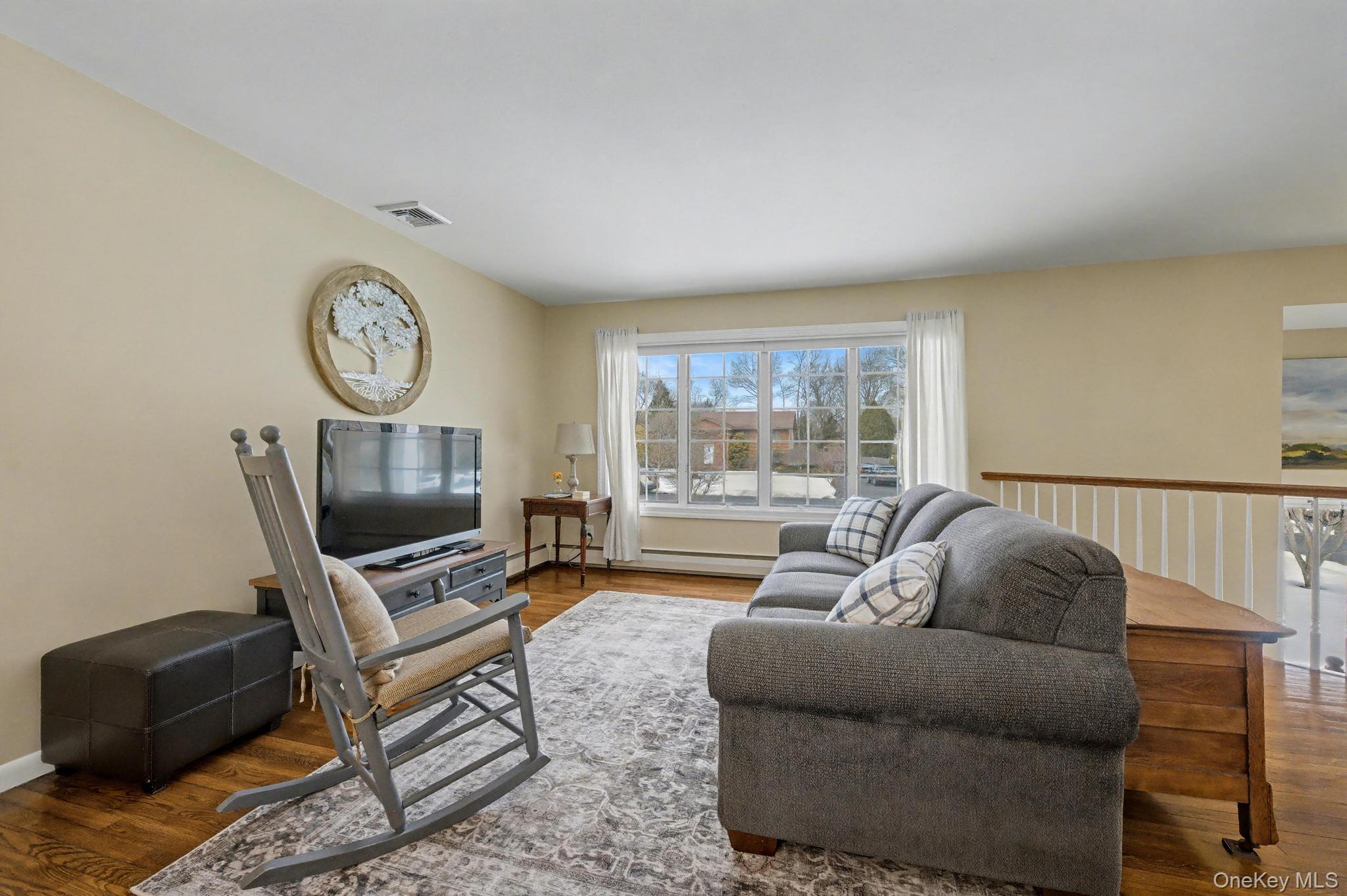 #10 photo, 31 Marshmallow, מחוז סאפוק Commack , NY 11725