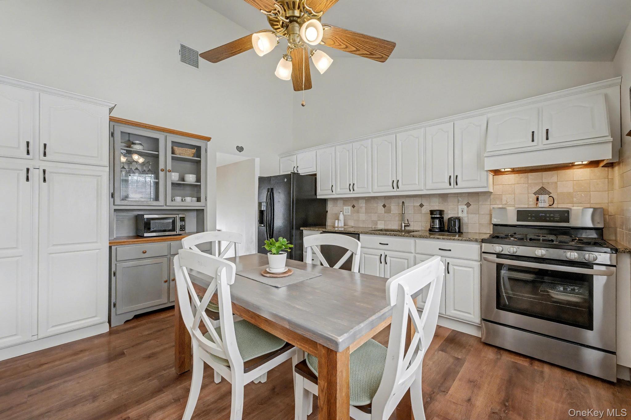 #18 photo, 31 Marshmallow, מחוז סאפוק Commack , NY 11725