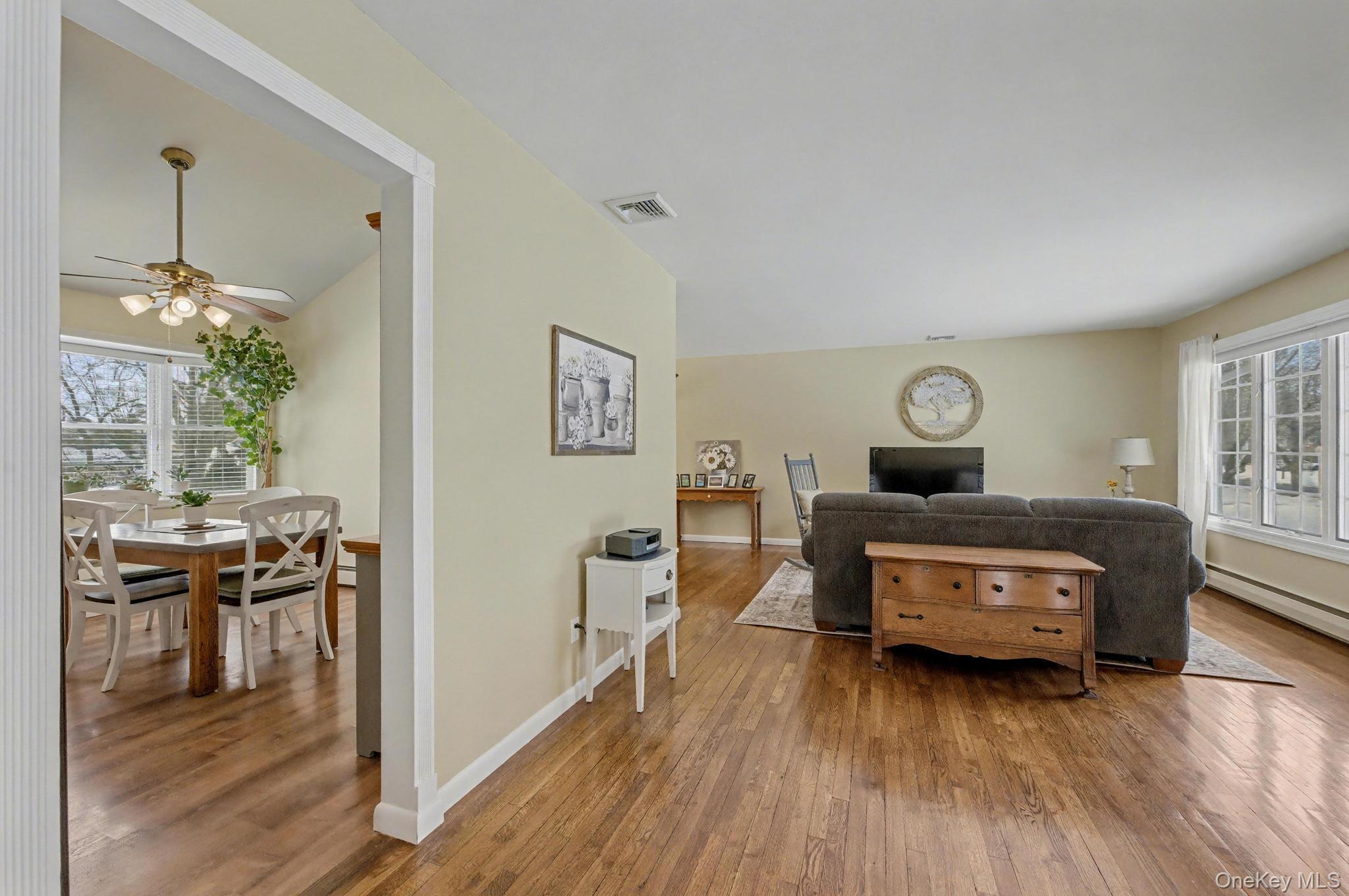 #6 photo, 31 Marshmallow, מחוז סאפוק Commack , NY 11725