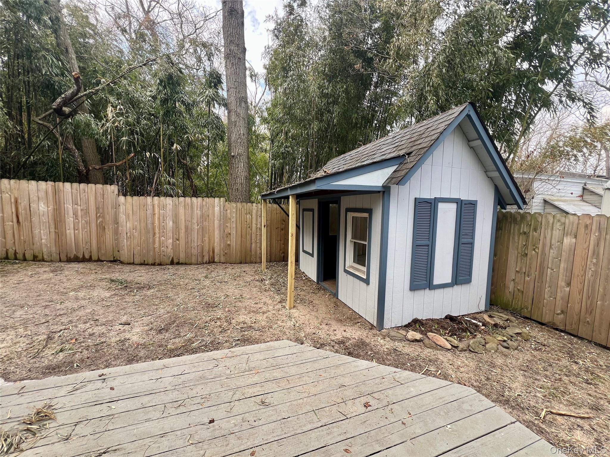 #11 photo, 10 Rutland Road, سوفولك Mastic , NY 11950