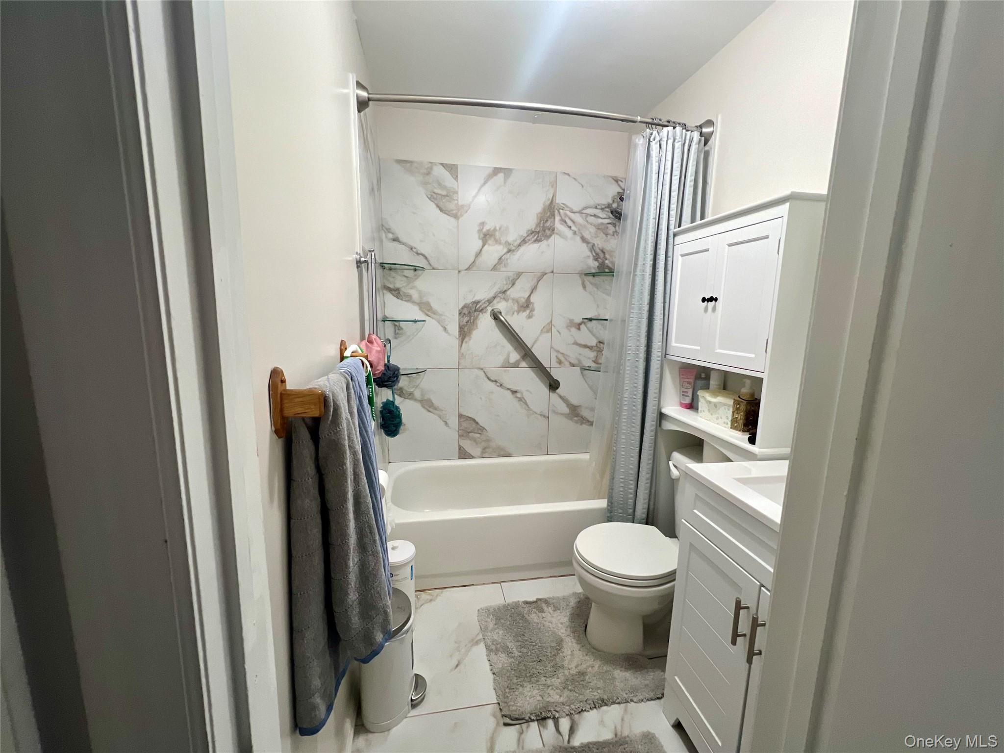 #7 photo, 10 Rutland Road, سوفولك Mastic , NY 11950