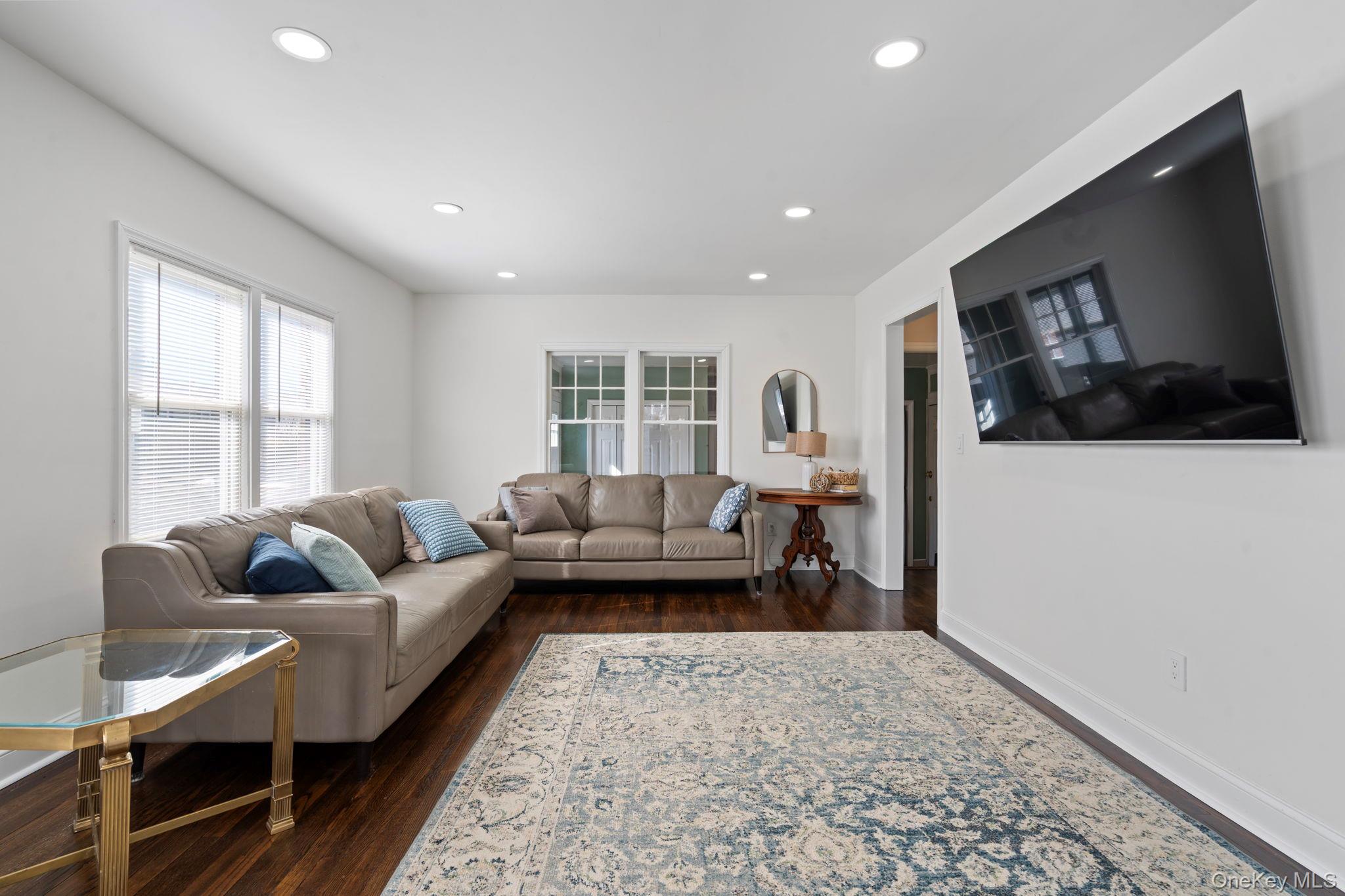 #8 photo, 41 Liberty Avenue, North Babylon , NY 11703