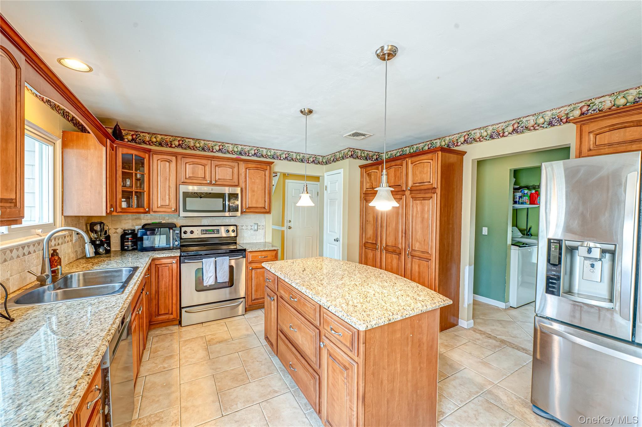 #4 photo, 19 Tamara Court, Melville , NY 11747