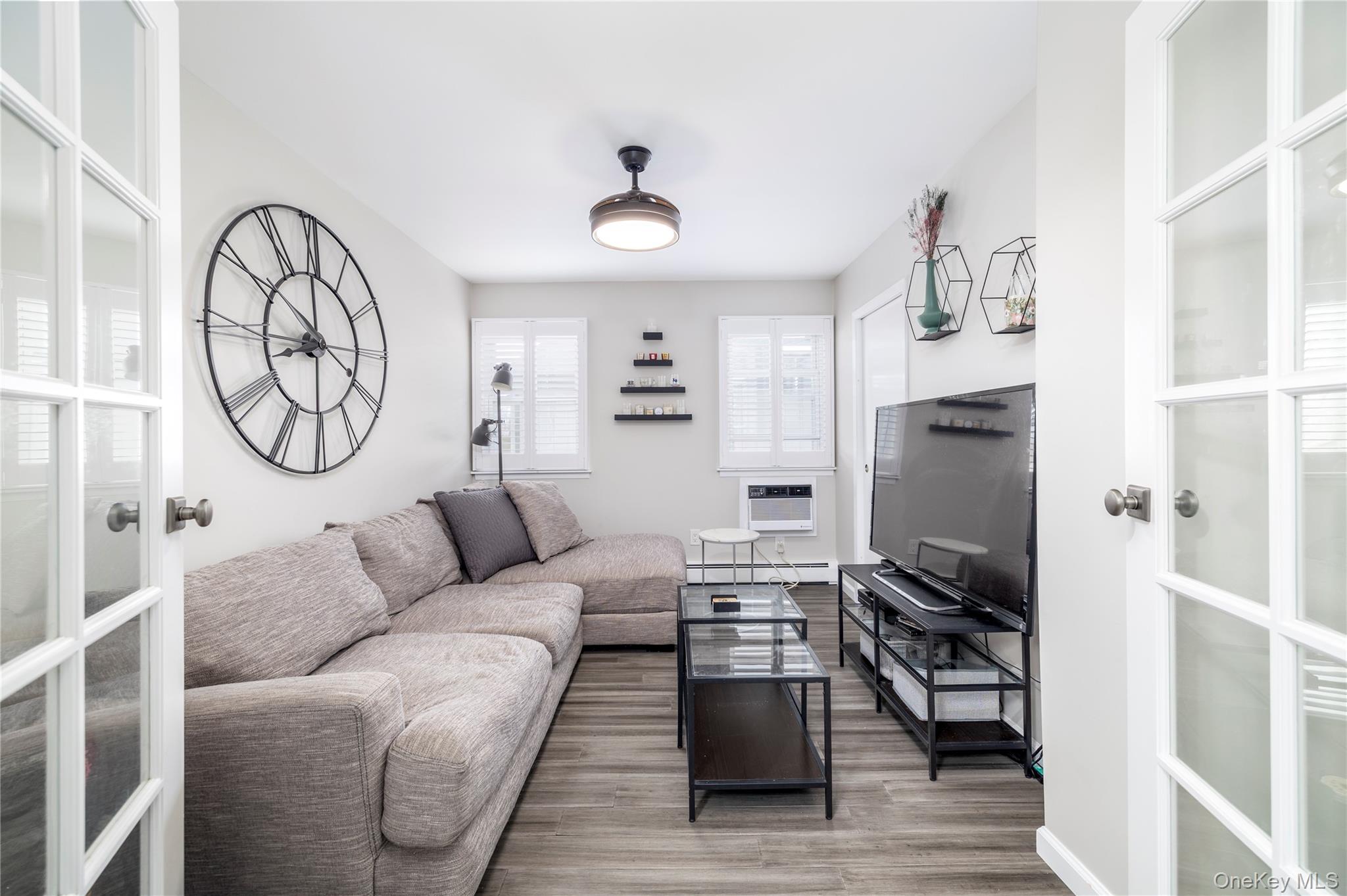 #10 photo, 93 Kenneth Place, 長島 New Hyde Park , NY 11040