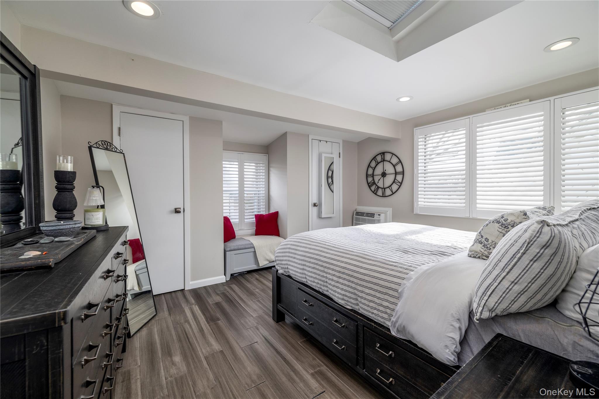 #12 photo, 93 Kenneth Place, 長島 New Hyde Park , NY 11040