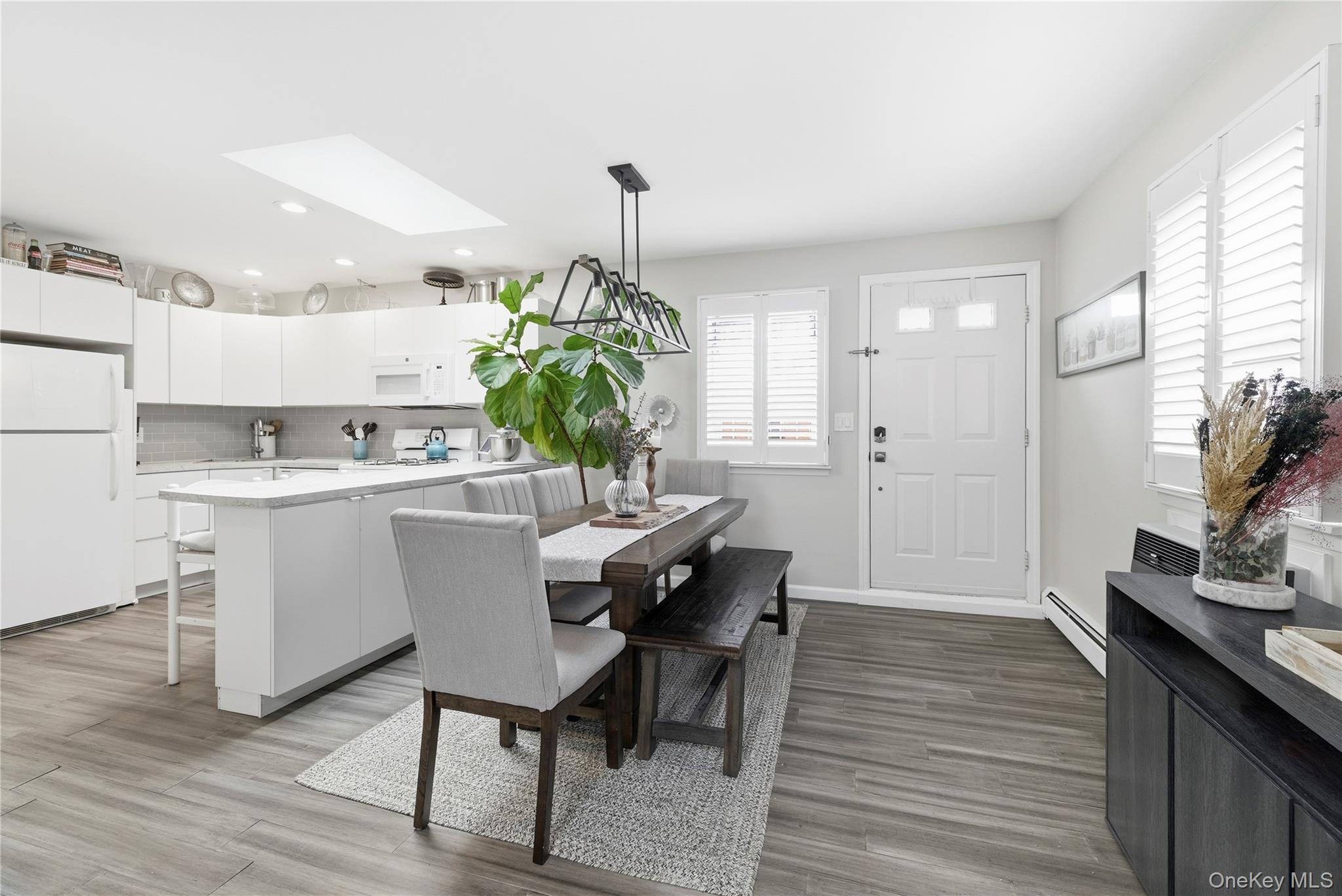 #4 photo, 93 Kenneth Place, 長島 New Hyde Park , NY 11040