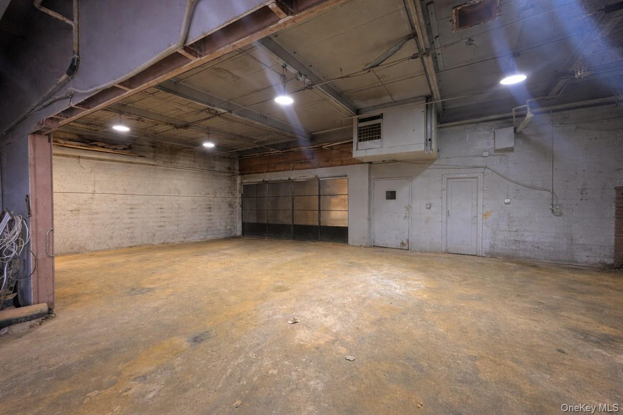 #4 photo, 32-36 Greenpoint Avenue, Long Island City , NY 11101