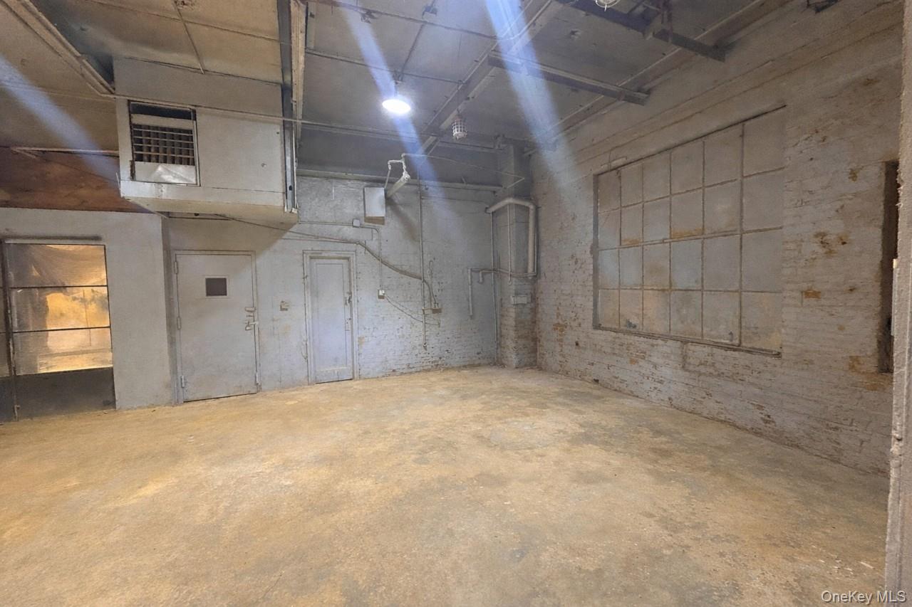 #5 photo, 32-36 Greenpoint Avenue, Long Island City , NY 11101