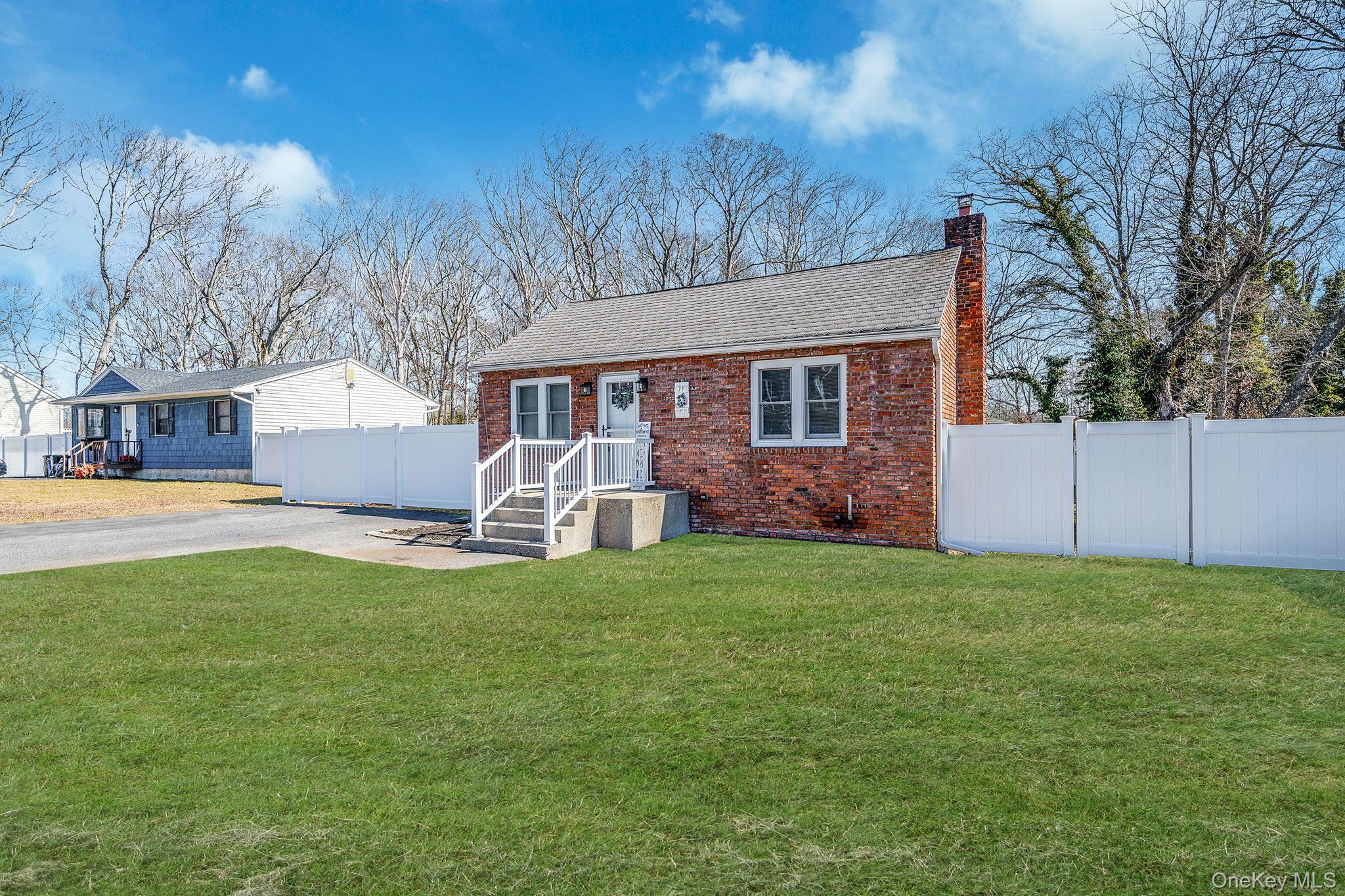 #2 photo, 77 Market Street, سوفولك Mastic Beach , NY 11951