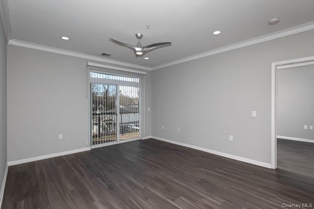 #4 photo, 524 Charles Pond Drive, سوفولك Coram , NY 11727