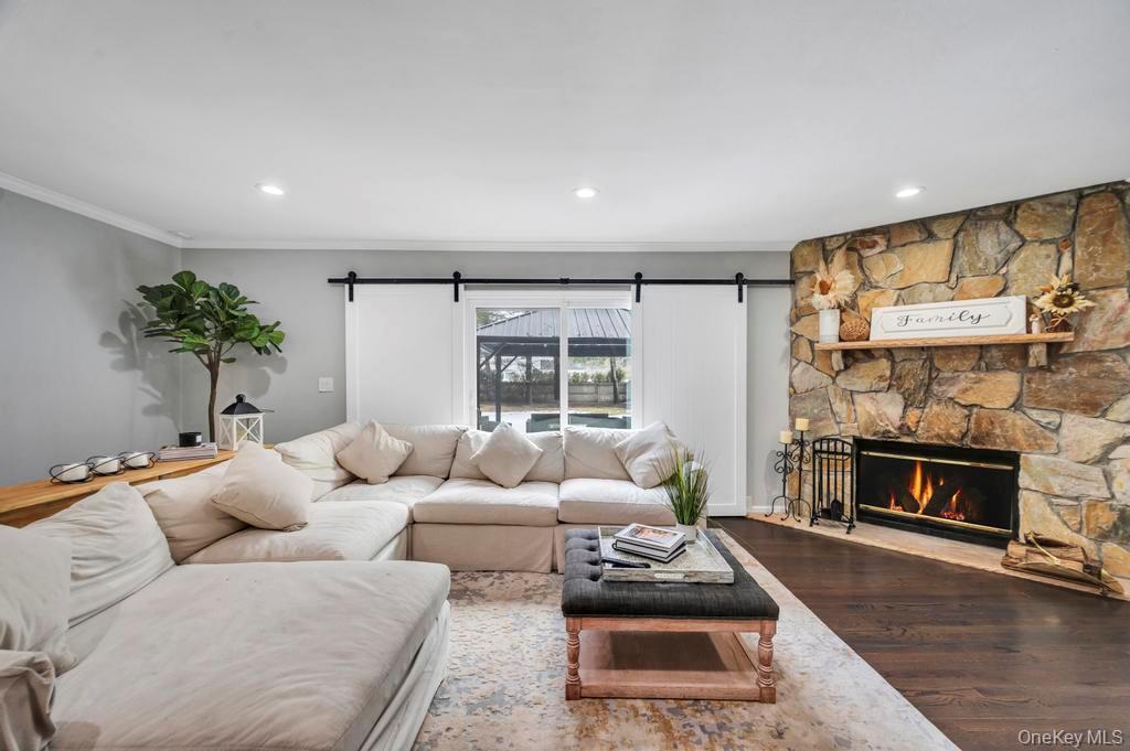 #11 photo, 4 Long Meadow Road, מחוז סאפוק Commack , NY 11725