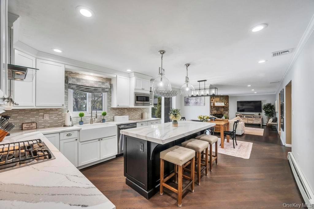 #19 photo, 4 Long Meadow Road, מחוז סאפוק Commack , NY 11725