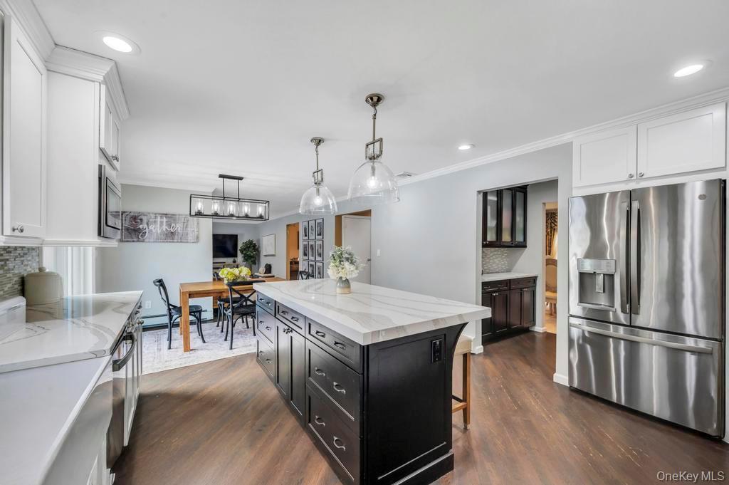 #20 photo, 4 Long Meadow Road, מחוז סאפוק Commack , NY 11725