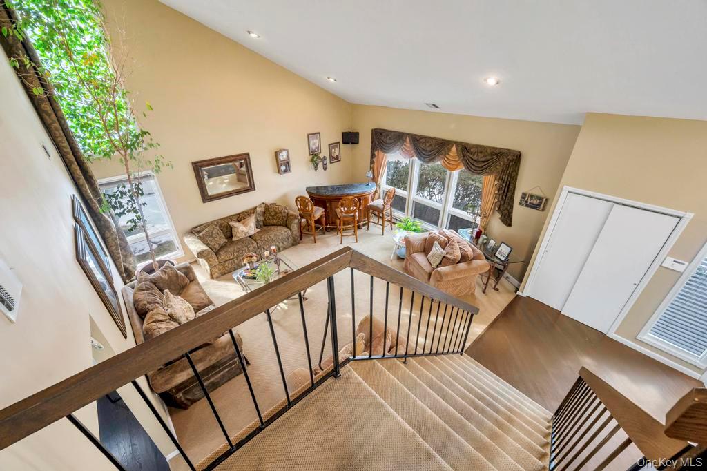 #5 photo, 4 Long Meadow Road, מחוז סאפוק Commack , NY 11725