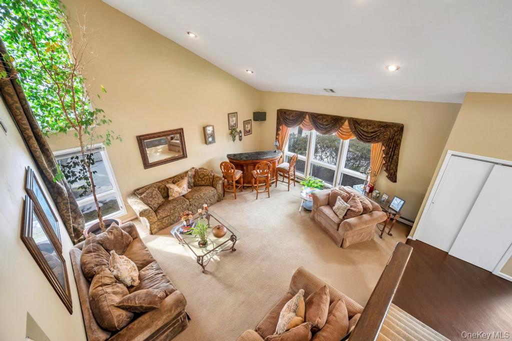 #6 photo, 4 Long Meadow Road, מחוז סאפוק Commack , NY 11725