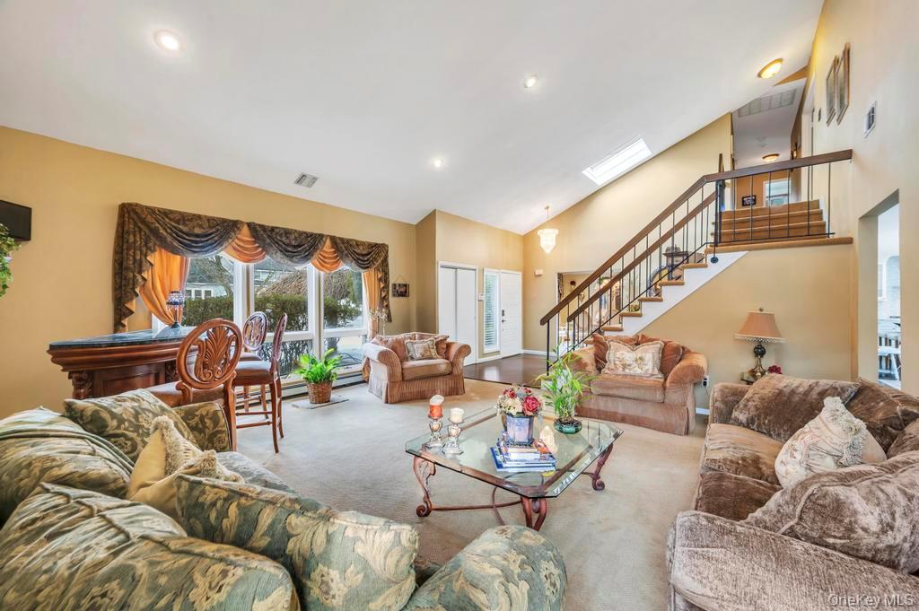 #8 photo, 4 Long Meadow Road, מחוז סאפוק Commack , NY 11725