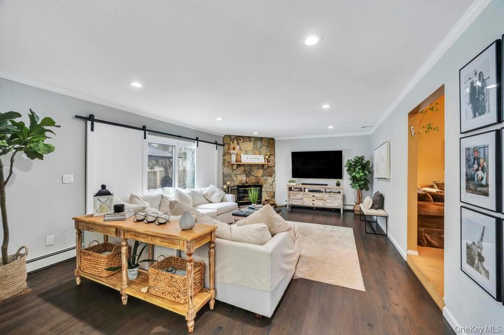 #9 photo, 4 Long Meadow Road, מחוז סאפוק Commack , NY 11725