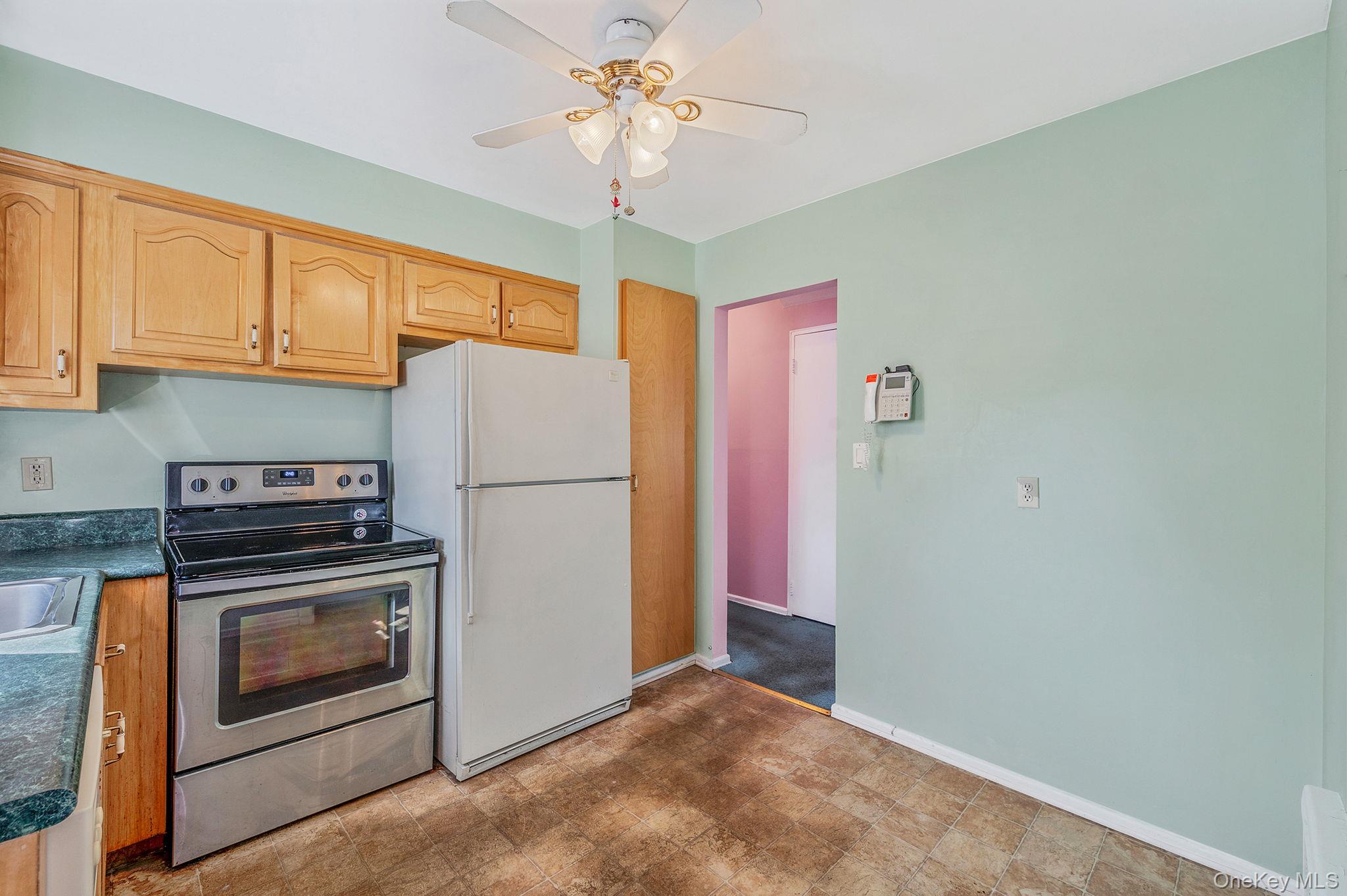 #11 photo, 1826 Camp Avenue, 長島 Merrick , NY 11566