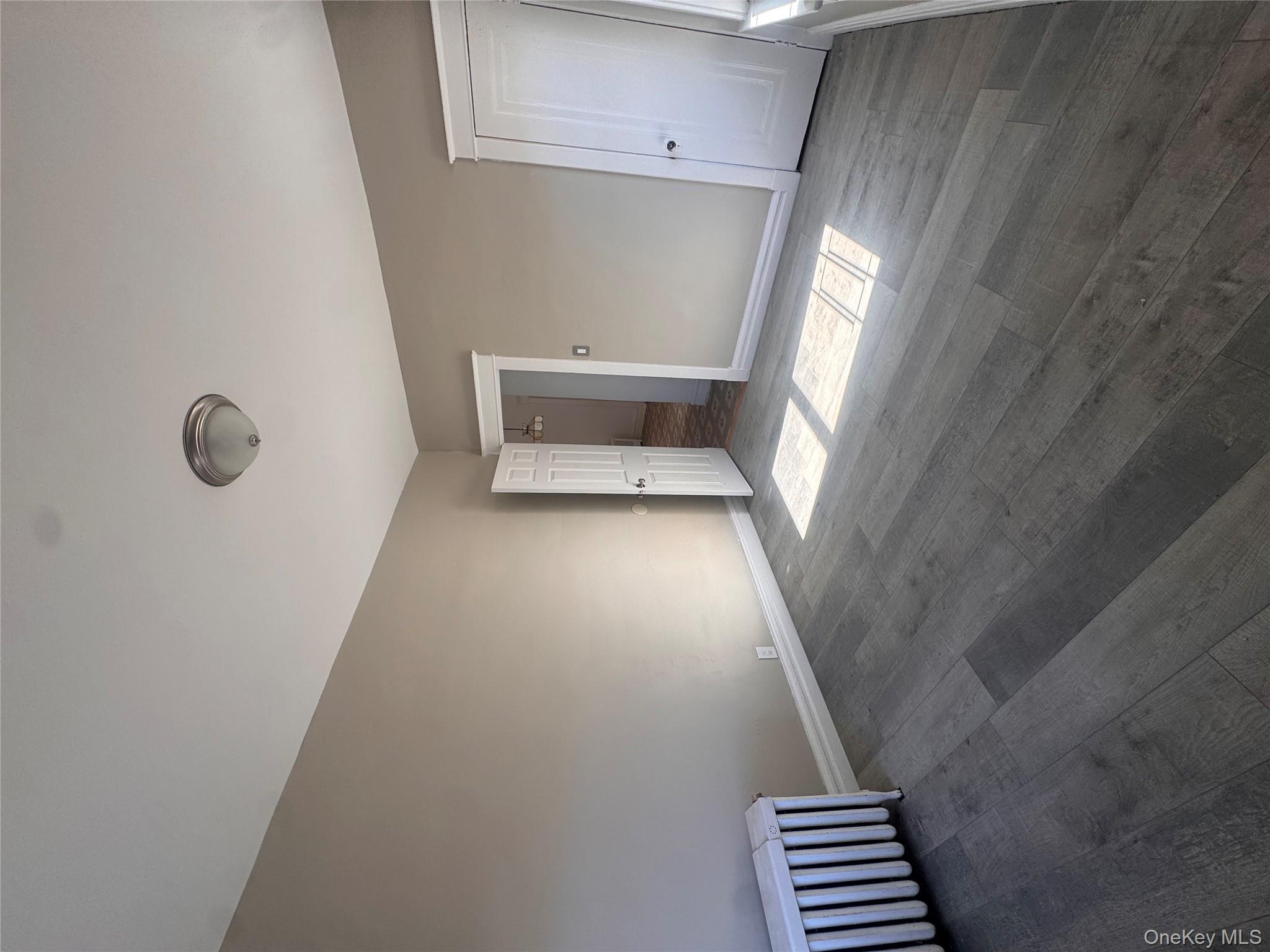 #12 photo, 583 Van Nest Avenue, برونكس Bronx , NY 10460