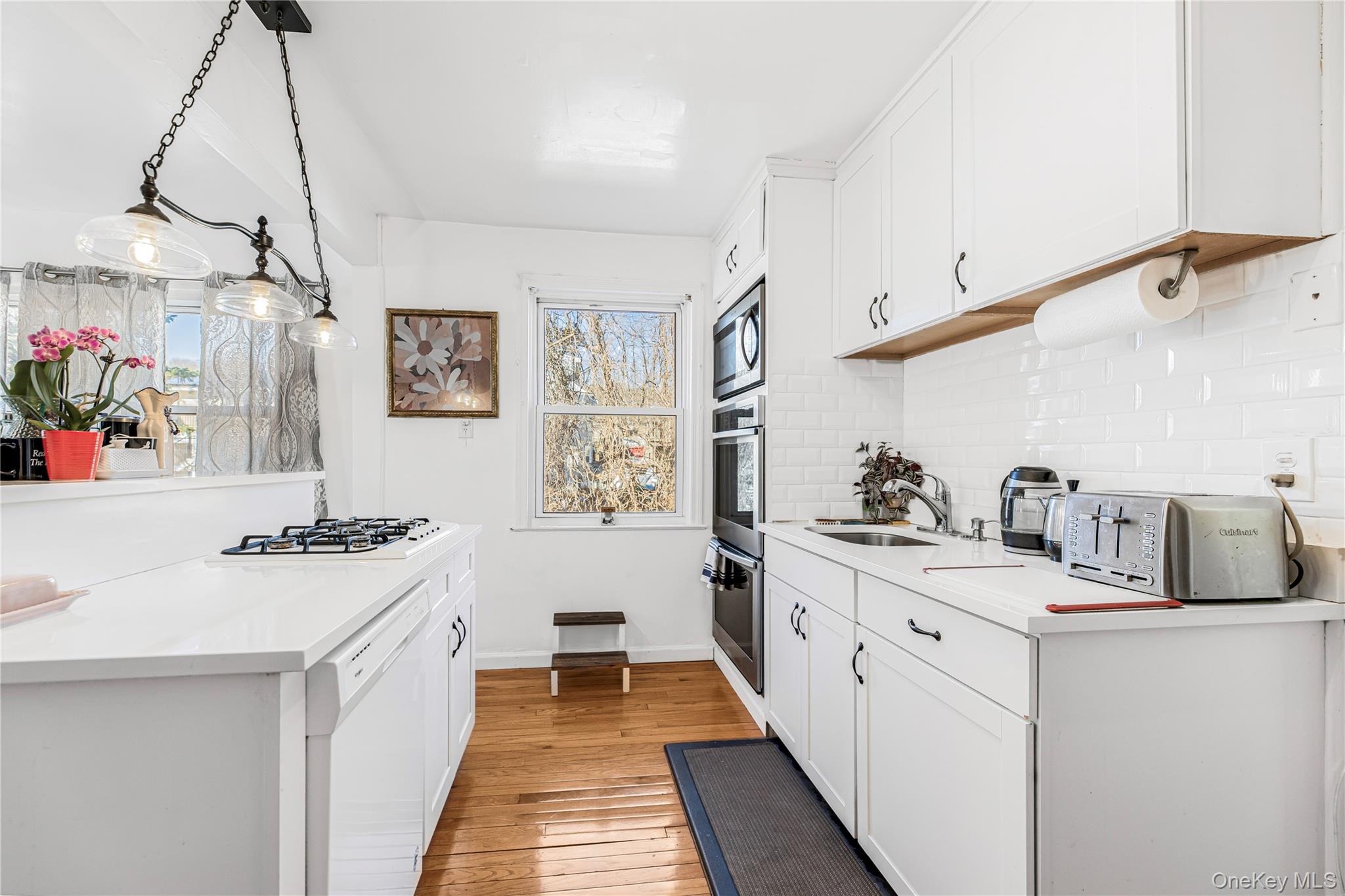 #15 photo, 233 Clunie Avenue, Yonkers , NY 10703