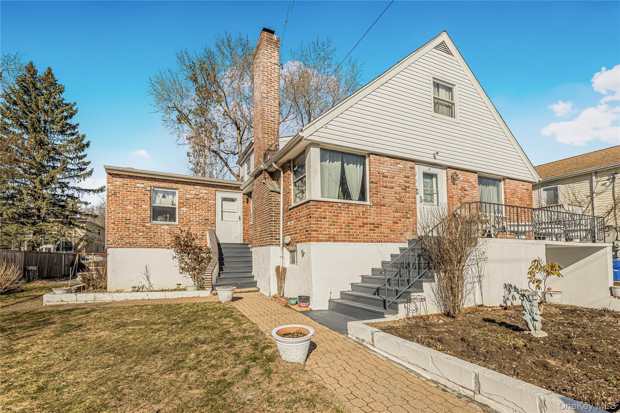 #2 photo, 233 Clunie Avenue, Yonkers , NY 10703