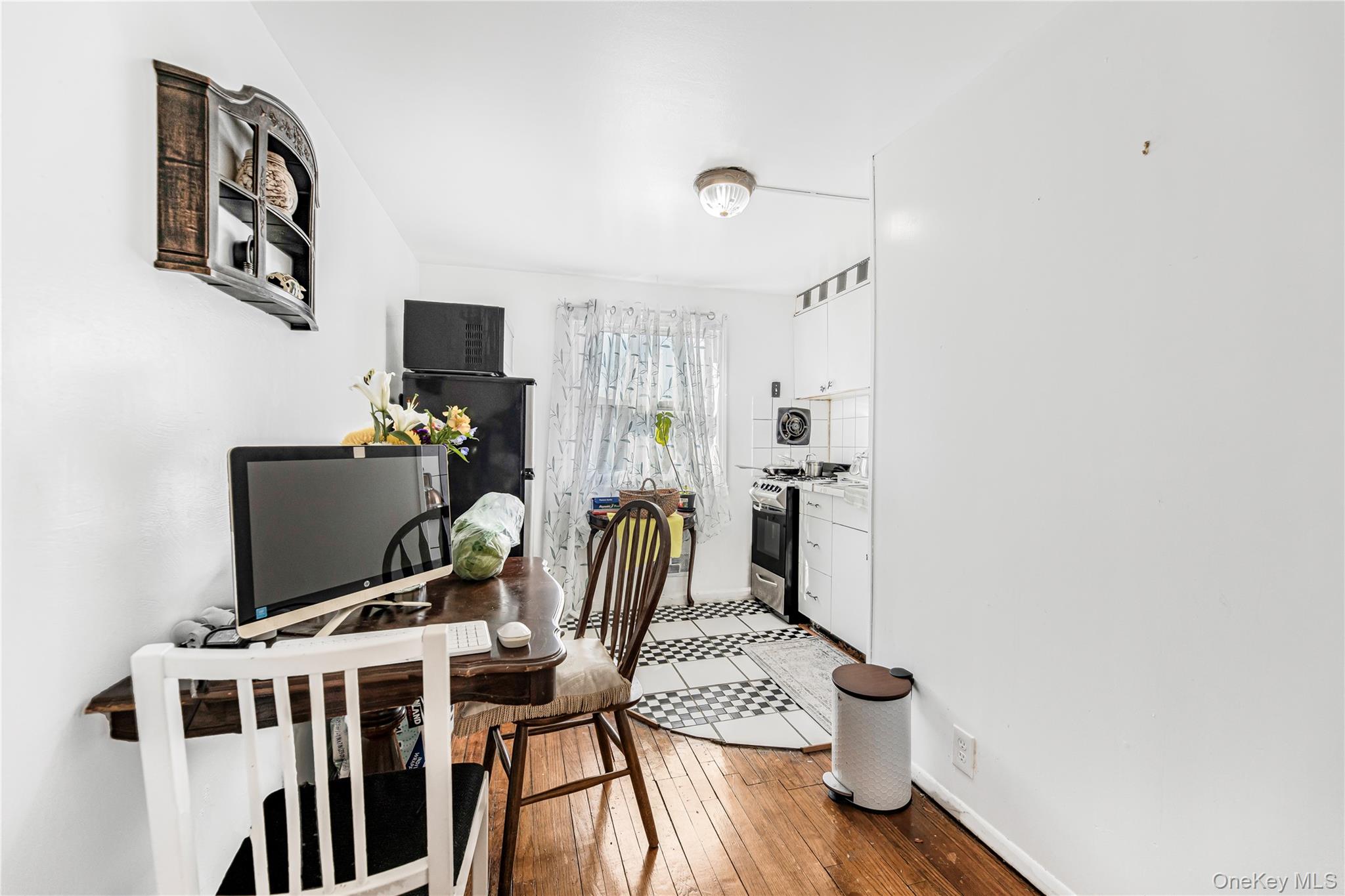 #20 photo, 233 Clunie Avenue, Yonkers , NY 10703