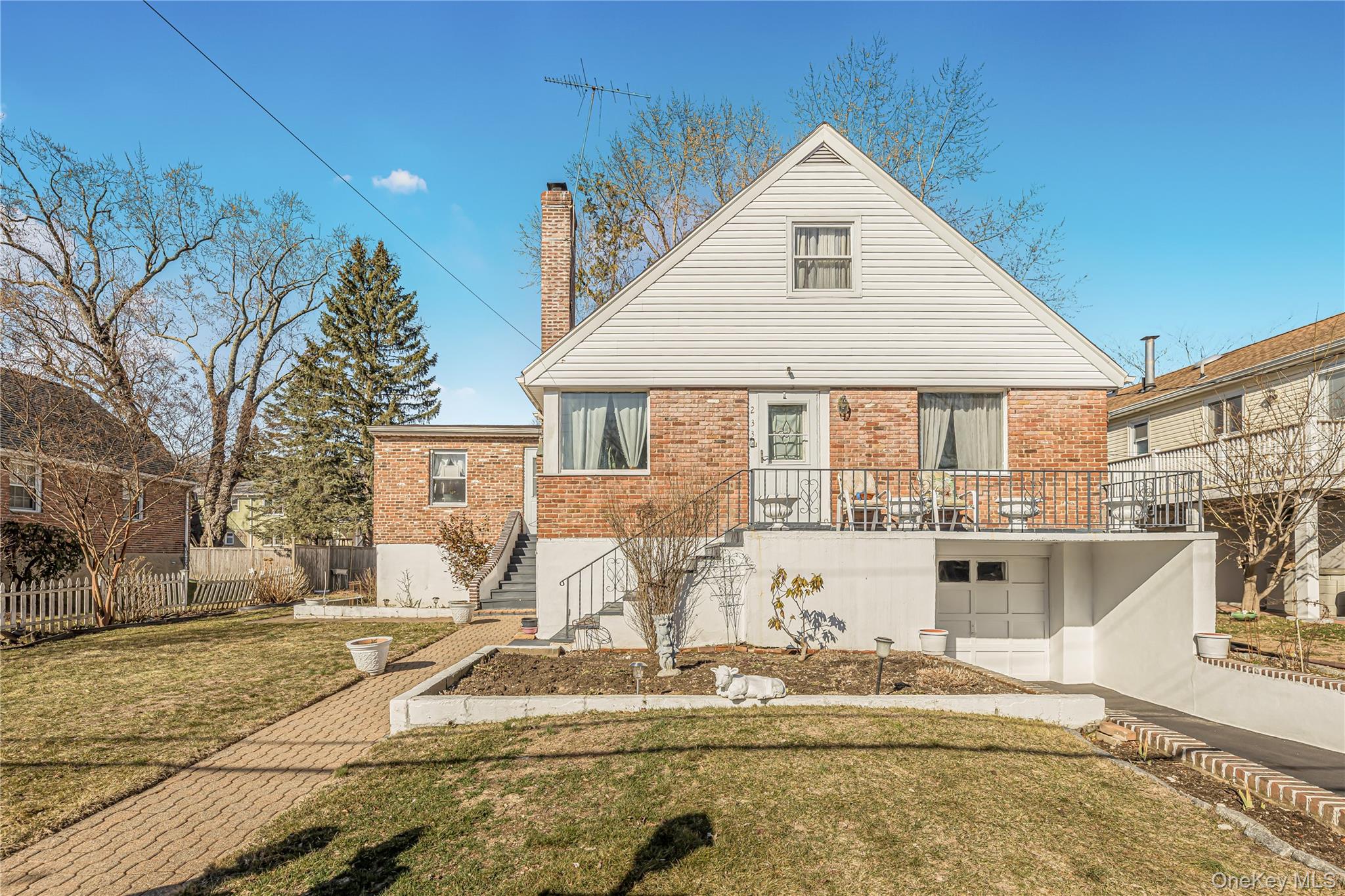 #3 photo, 233 Clunie Avenue, Yonkers , NY 10703