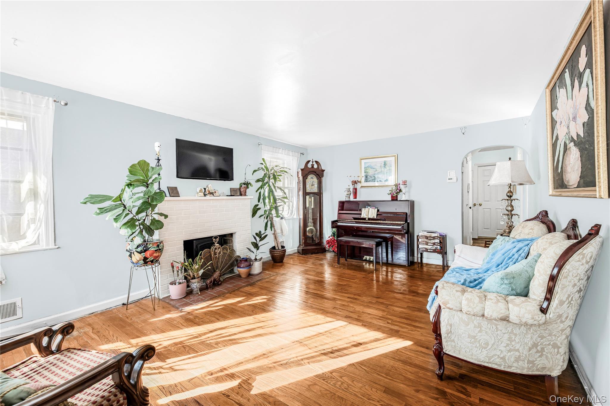 #9 photo, 233 Clunie Avenue, Yonkers , NY 10703