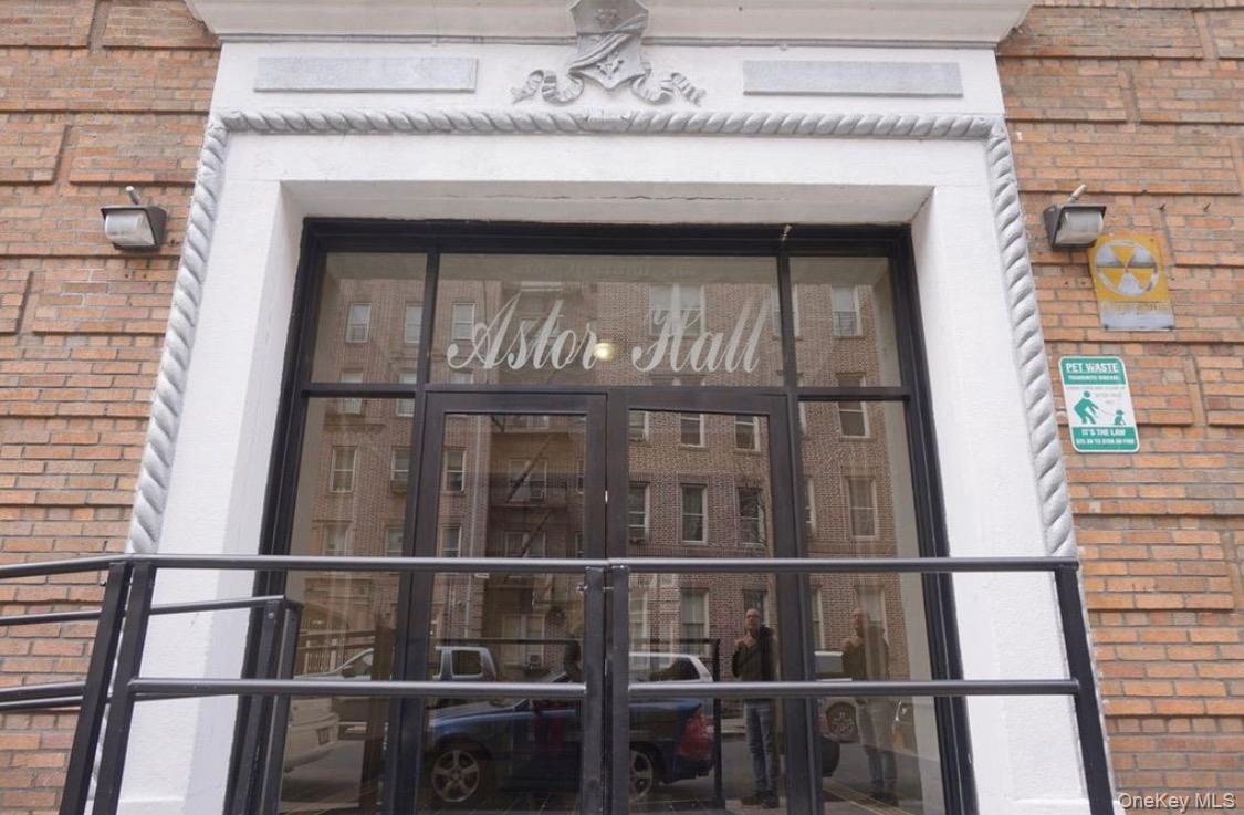 #1 photo, 2187 Holland Avenue, برونكس Bronx , NY 10462