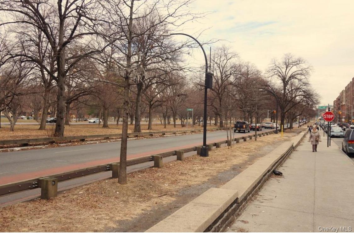 #12 photo, 2187 Holland Avenue, برونكس Bronx , NY 10462