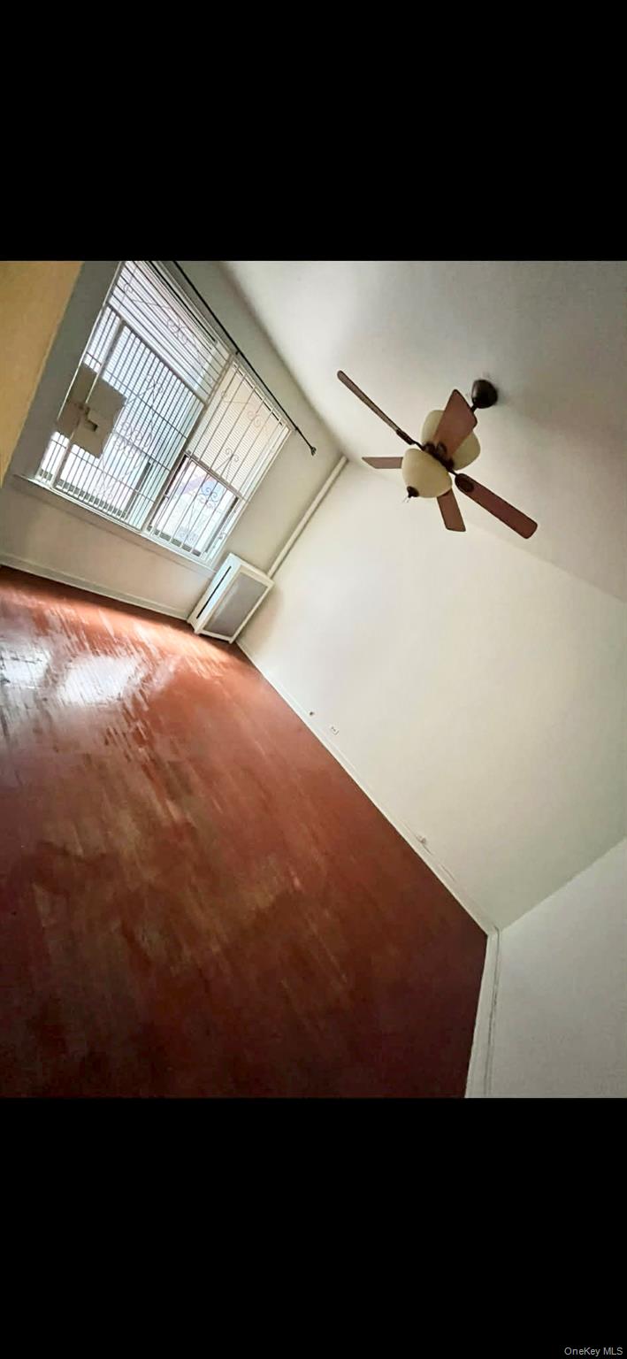 #8 photo, 2187 Holland Avenue, برونكس Bronx , NY 10462