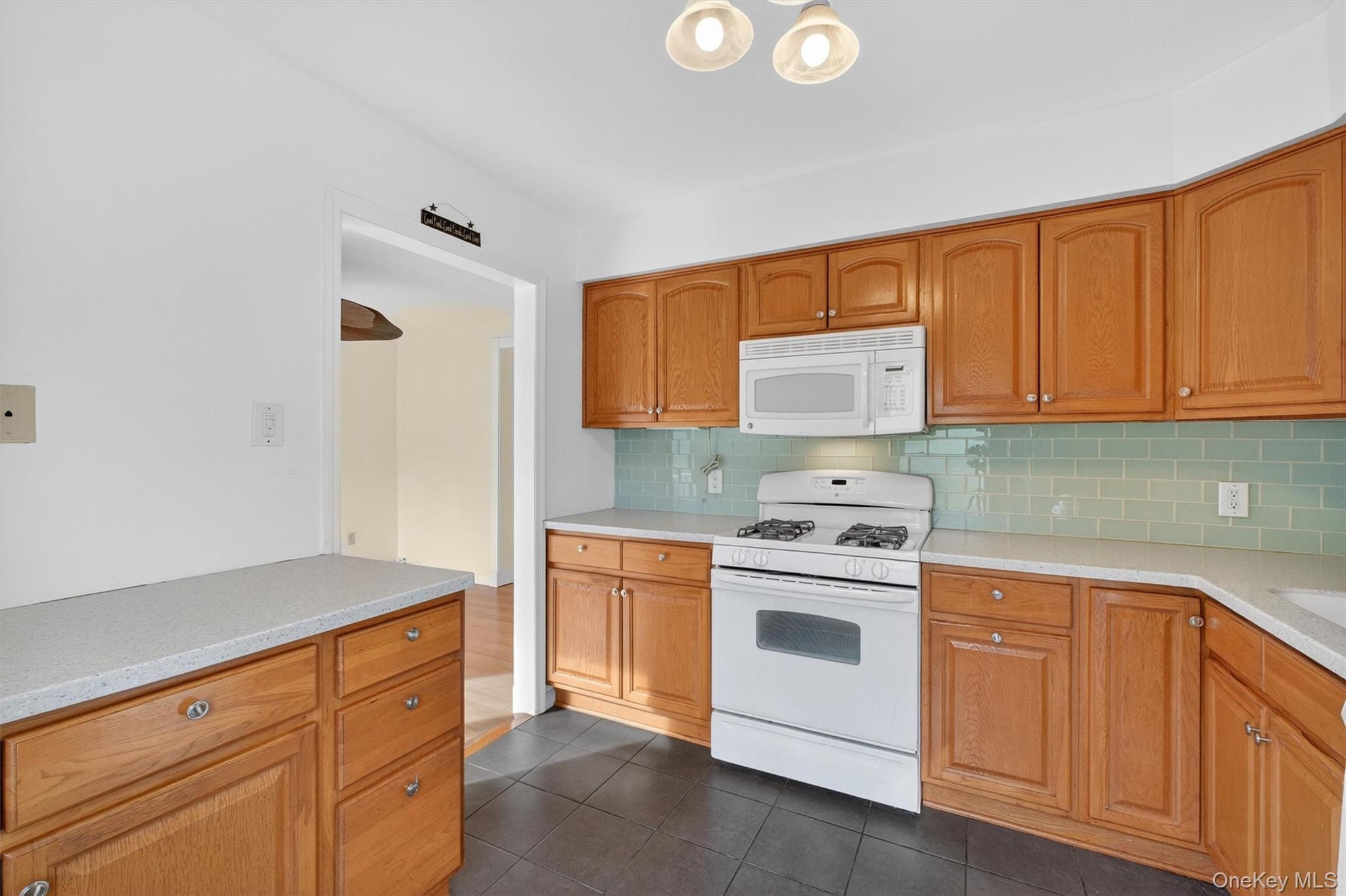 #10 photo, 15 Helen Court, Beacon , NY 12508