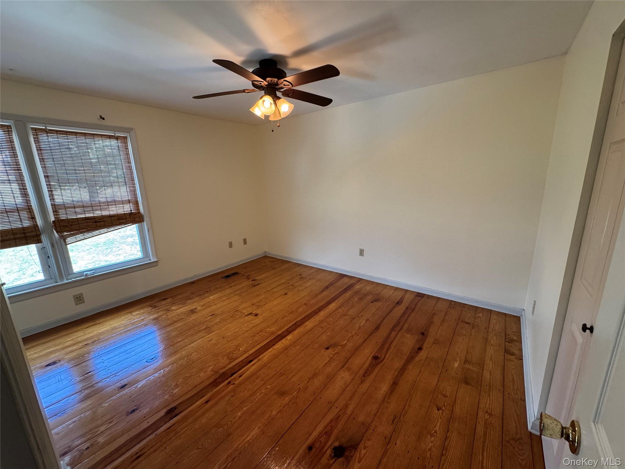 #3 photo, 15 Helen Court, 紐約州 Beacon , NY 12508