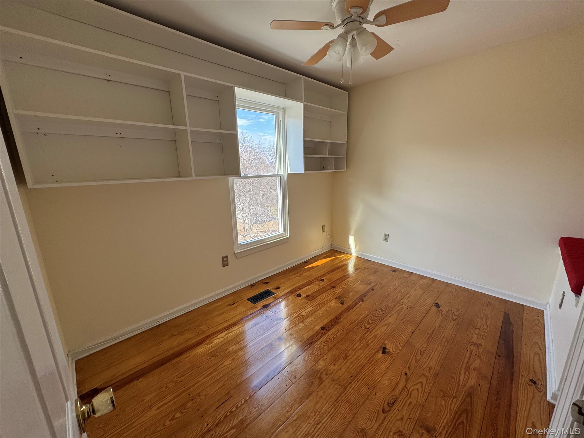 #5 photo, 15 Helen Court, 紐約州 Beacon , NY 12508