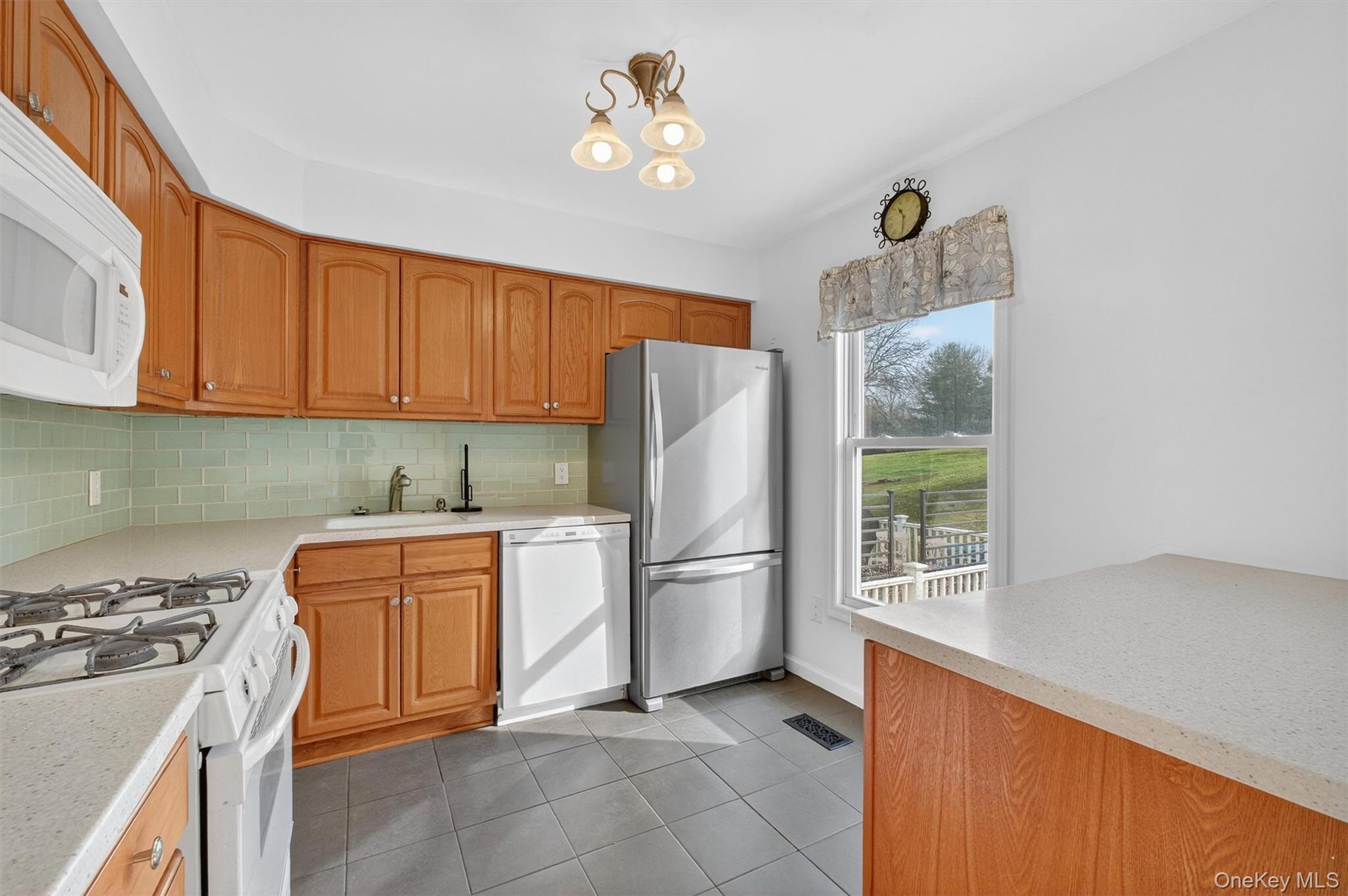 #8 photo, 15 Helen Court, Beacon , NY 12508