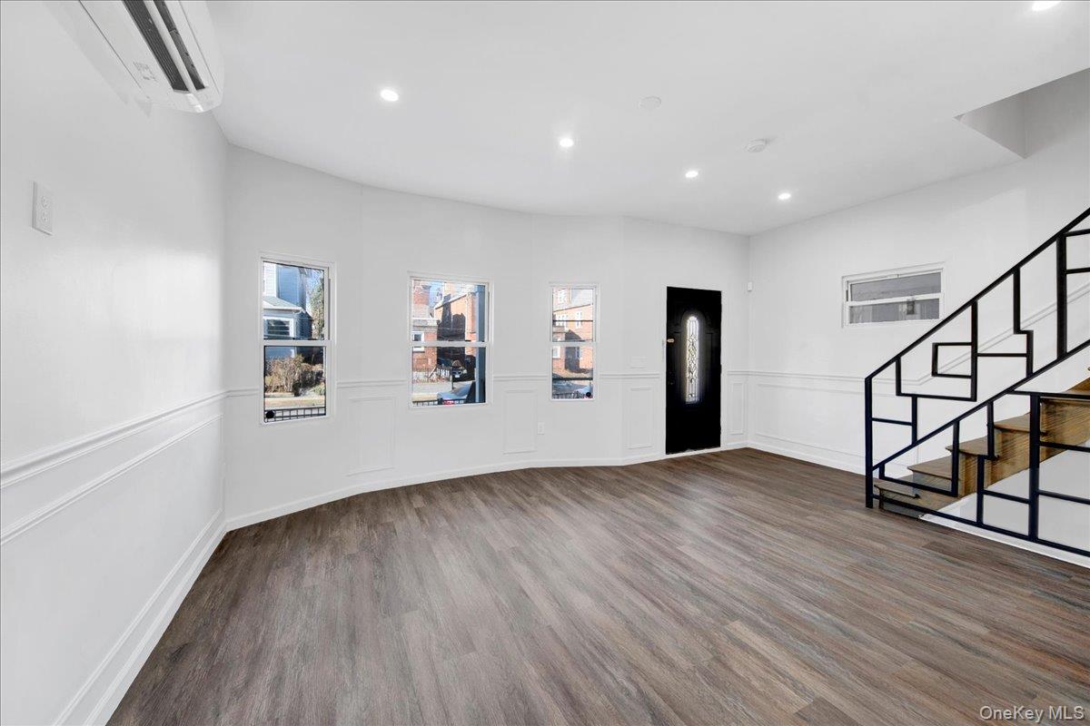 #5 photo, 37 S 8th Avenue, Mount Vernon , NY 10550