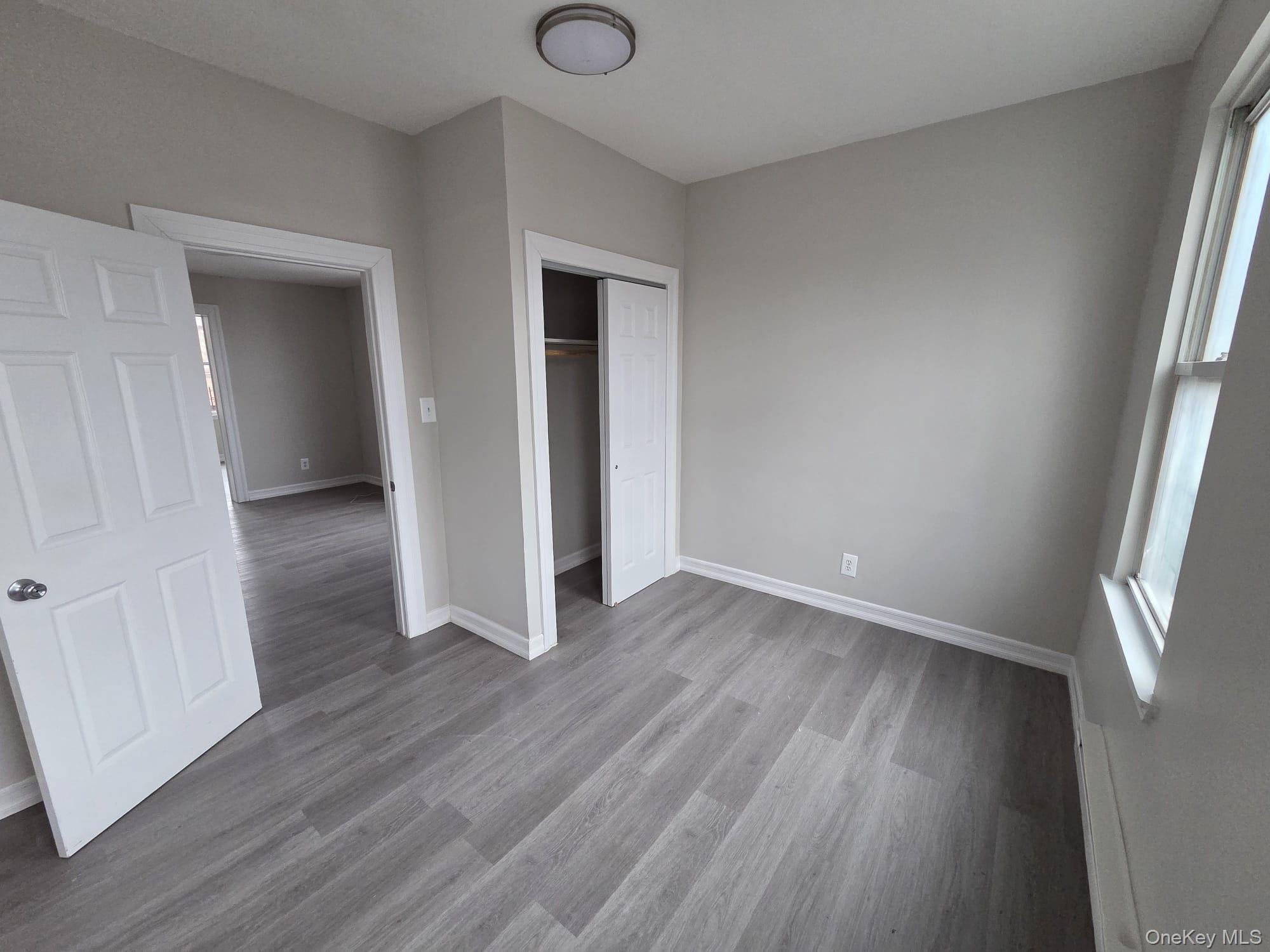 #10 photo, 932 E 215TH ST, برونكس Bronx , NY 10469