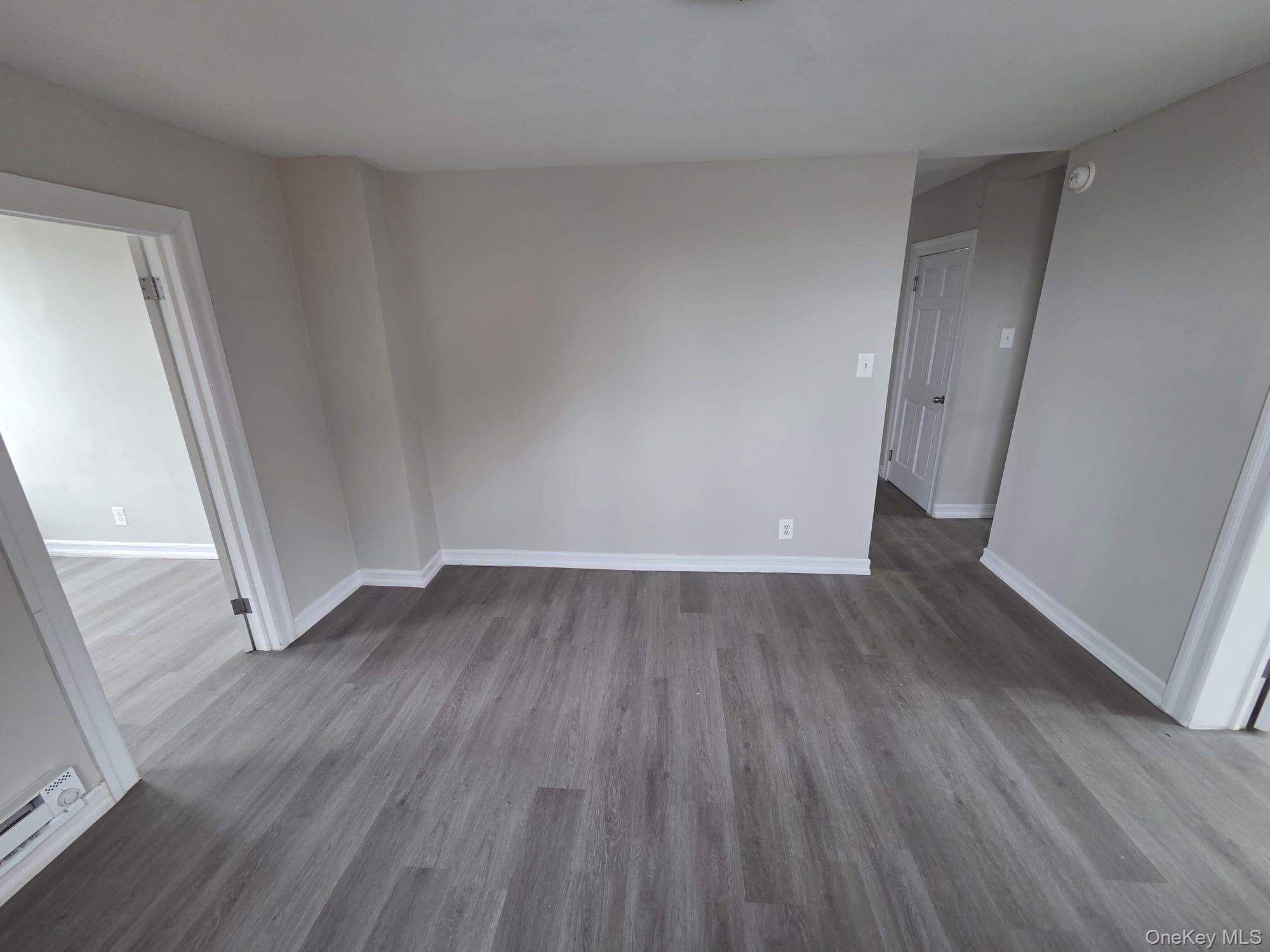 #13 photo, 932 E 215TH ST, برونكس Bronx , NY 10469