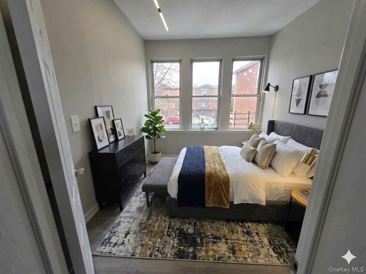 #14 photo, 932 E 215TH ST, برونكس Bronx , NY 10469